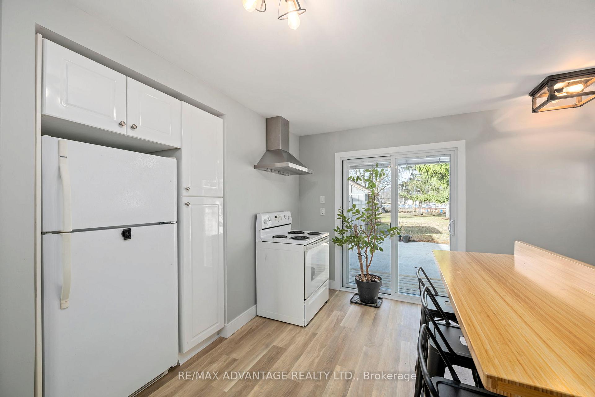 Photo 16 of 945 Colborne Street, London, East B — HOMEH
