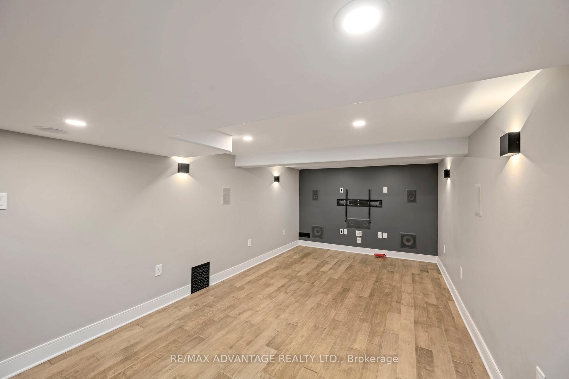 Photo 21 of 945 Colborne Street, London, East B — HOMEH