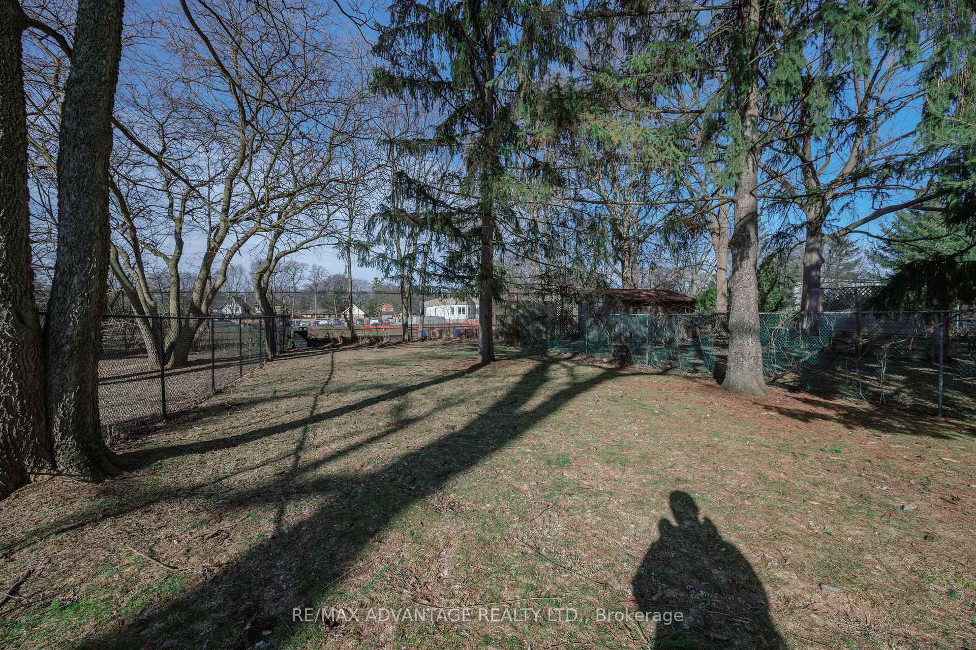 Photo 33 of 945 Colborne Street, London, East B — HOMEH