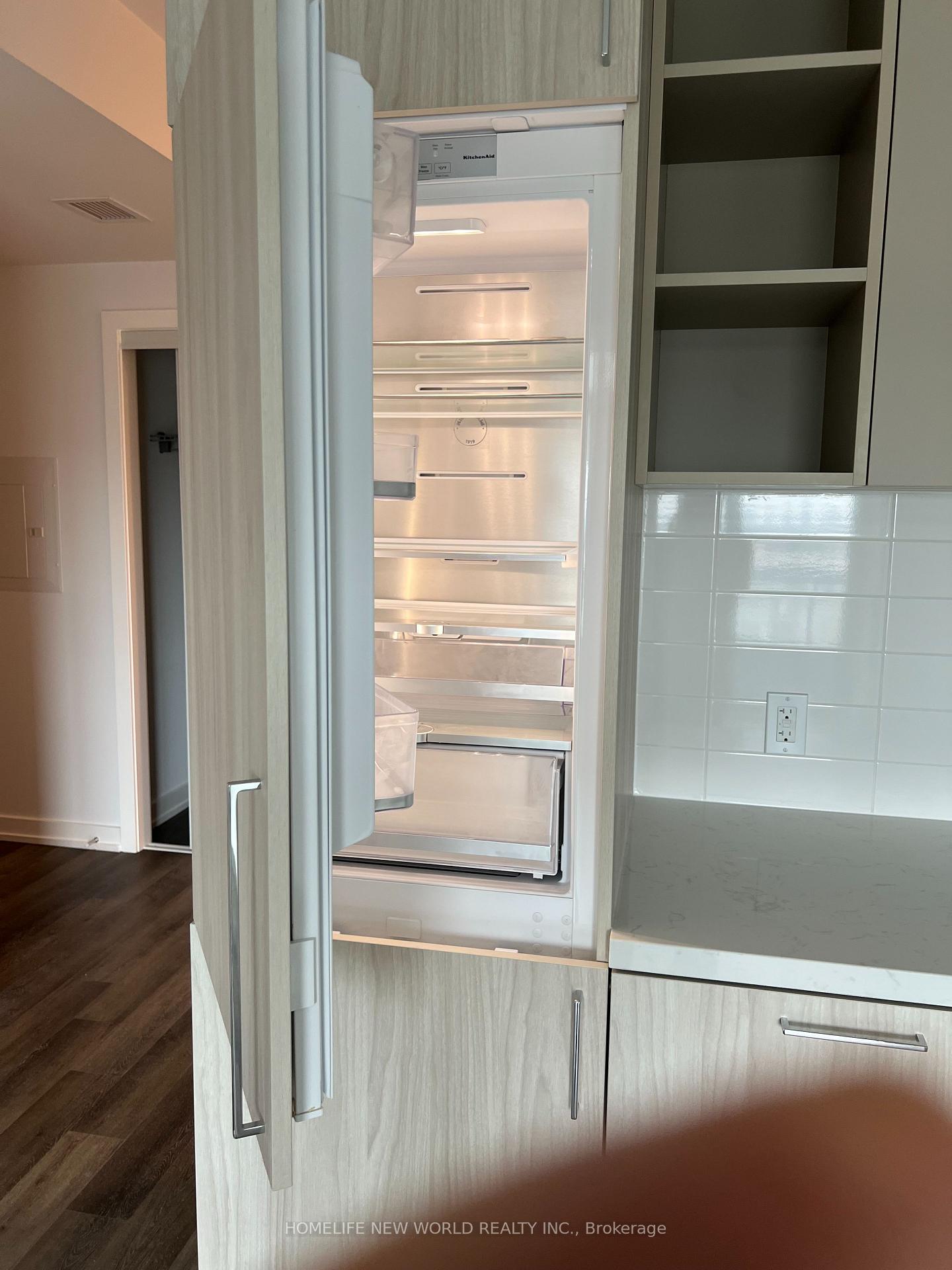 Photo 12 of Unit 1001, 21 Meadowvale Road, Vaughan, Concord — HOMEH
