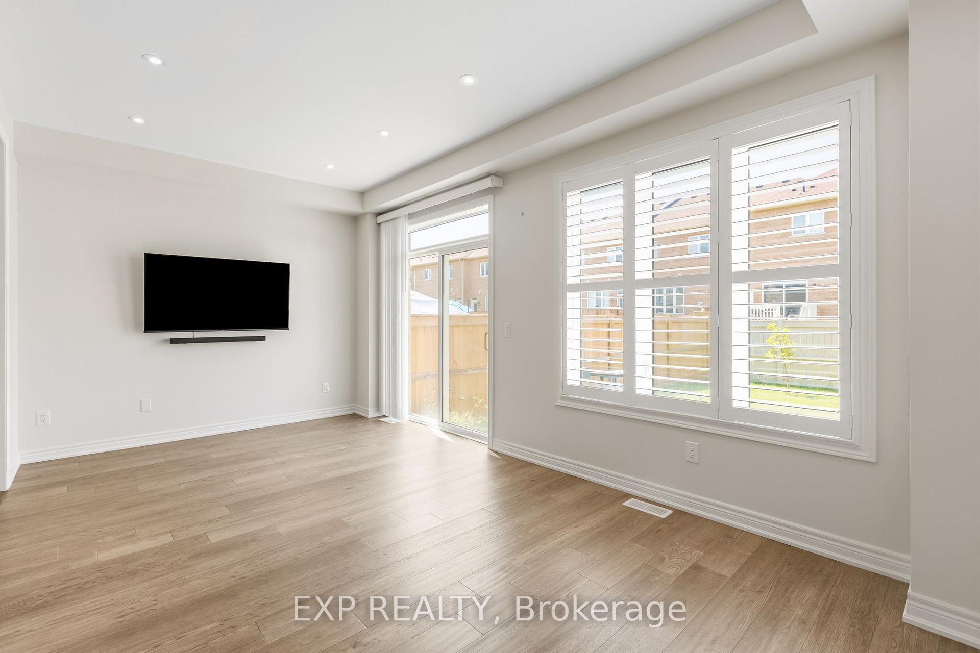 Photo 13 of 289 Raymond Road, Hamilton, Ancaster — HOMEH