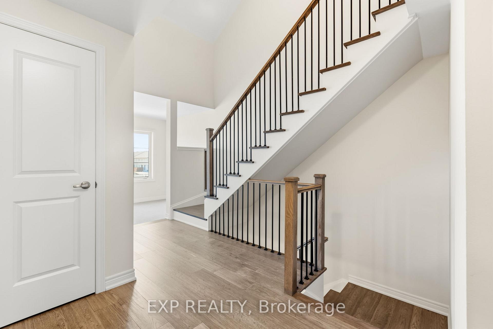 Photo 24 of 289 Raymond Road, Hamilton, Ancaster — HOMEH