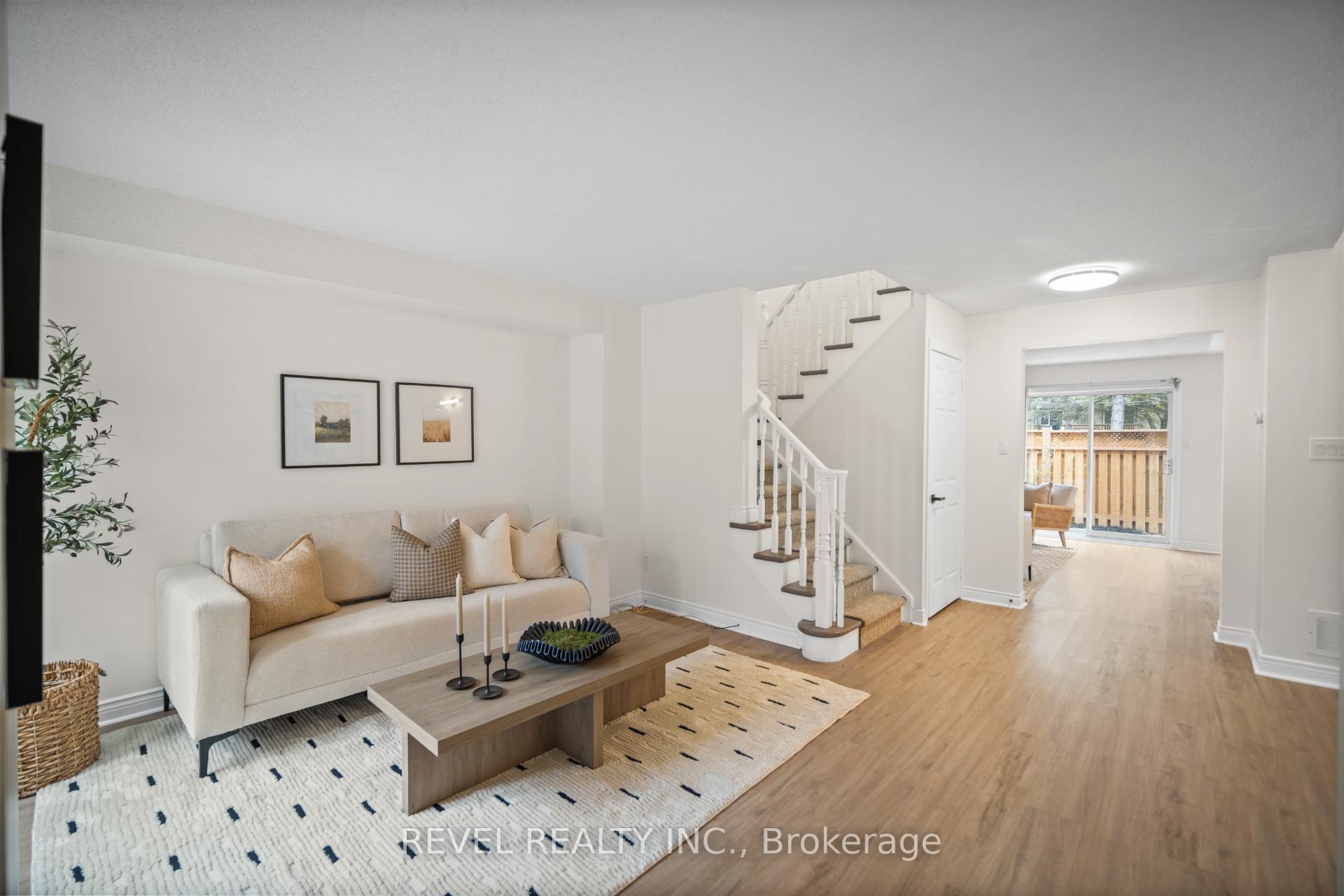 Photo 2 of Unit 10, 320 Hamilton Drive, Hamilton, Ancaster — HOMEH