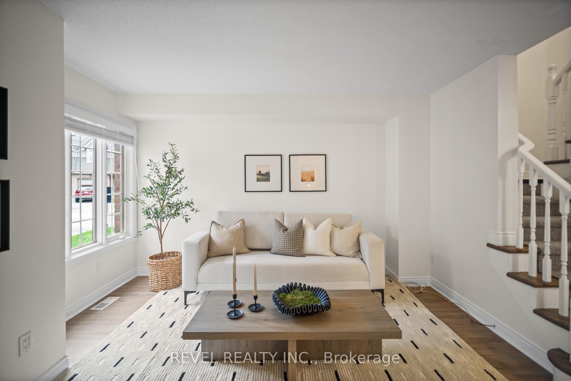 Photo 4 of Unit 10, 320 Hamilton Drive, Hamilton, Ancaster — HOMEH