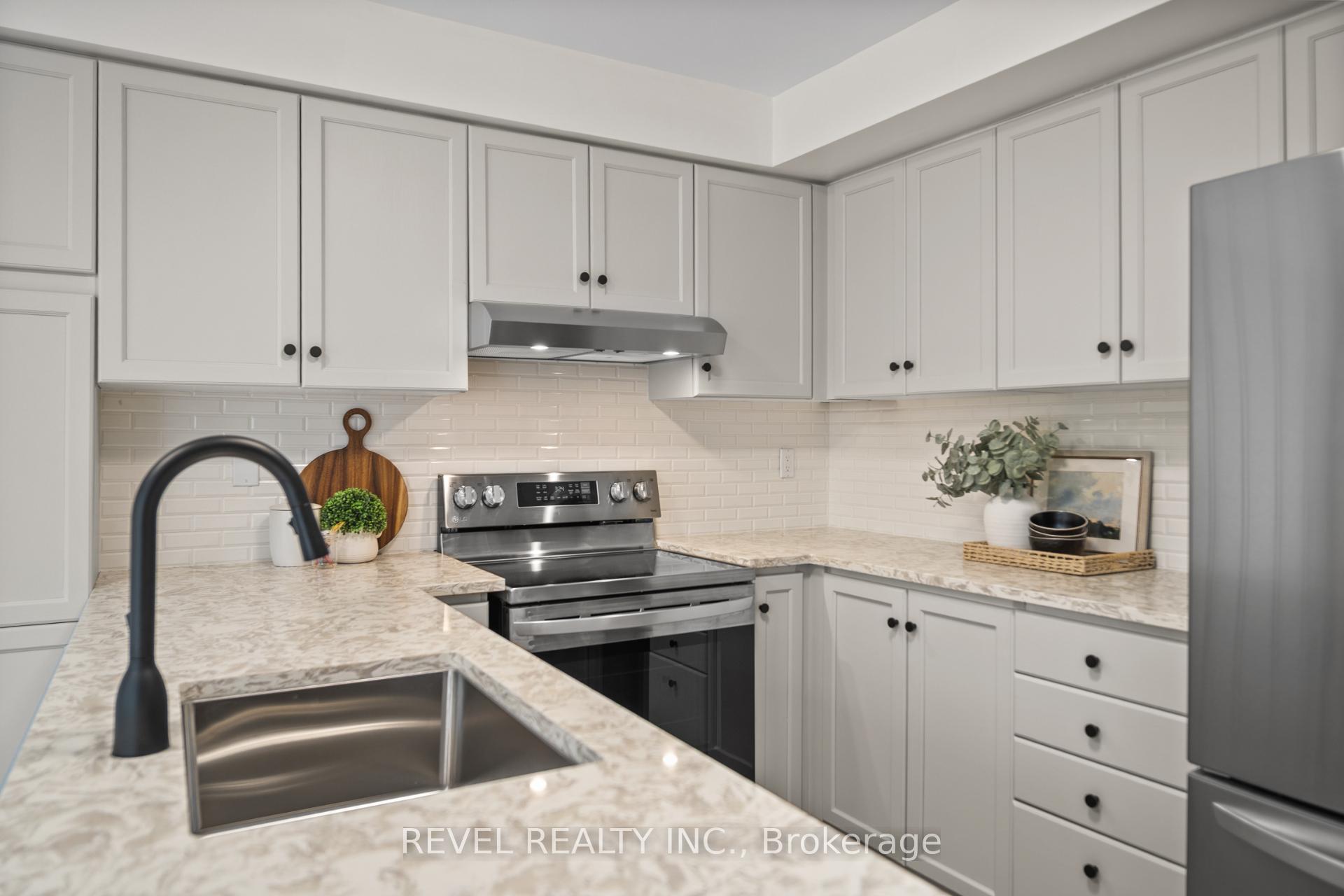 Photo 15 of Unit 10, 320 Hamilton Drive, Hamilton, Ancaster — HOMEH
