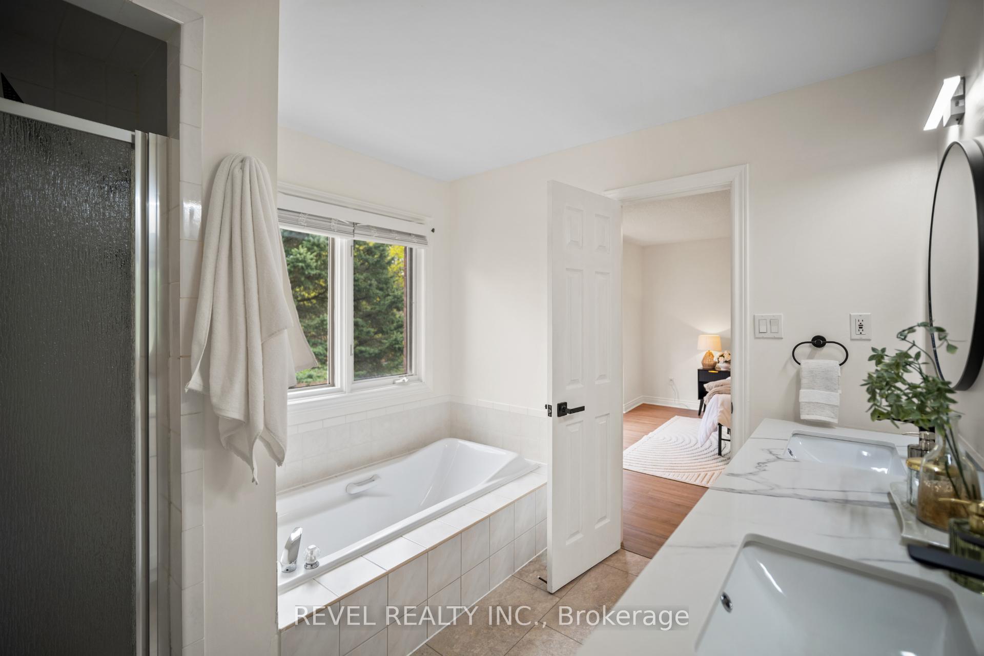 Photo 30 of Unit 10, 320 Hamilton Drive, Hamilton, Ancaster — HOMEH