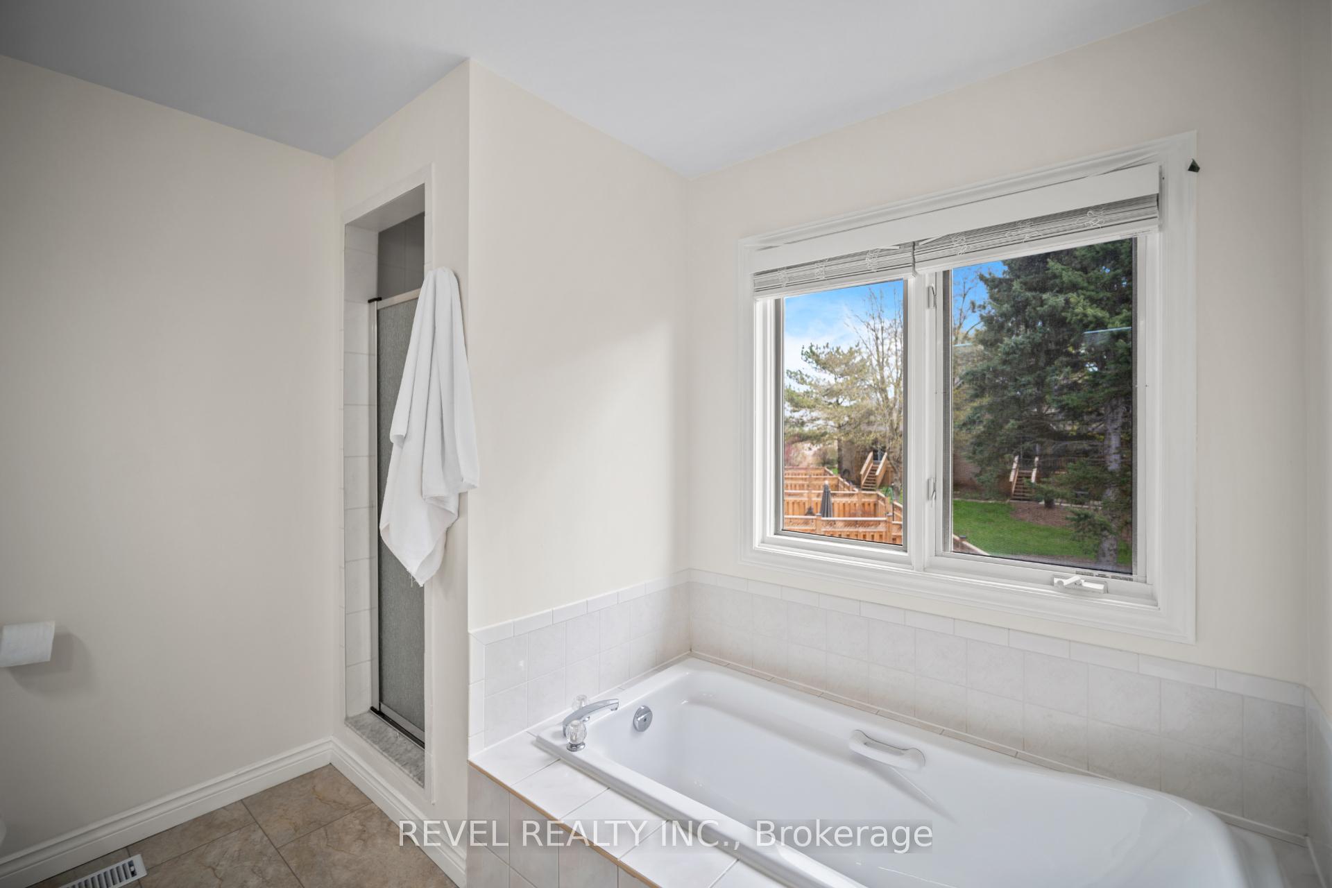 Photo 32 of Unit 10, 320 Hamilton Drive, Hamilton, Ancaster — HOMEH