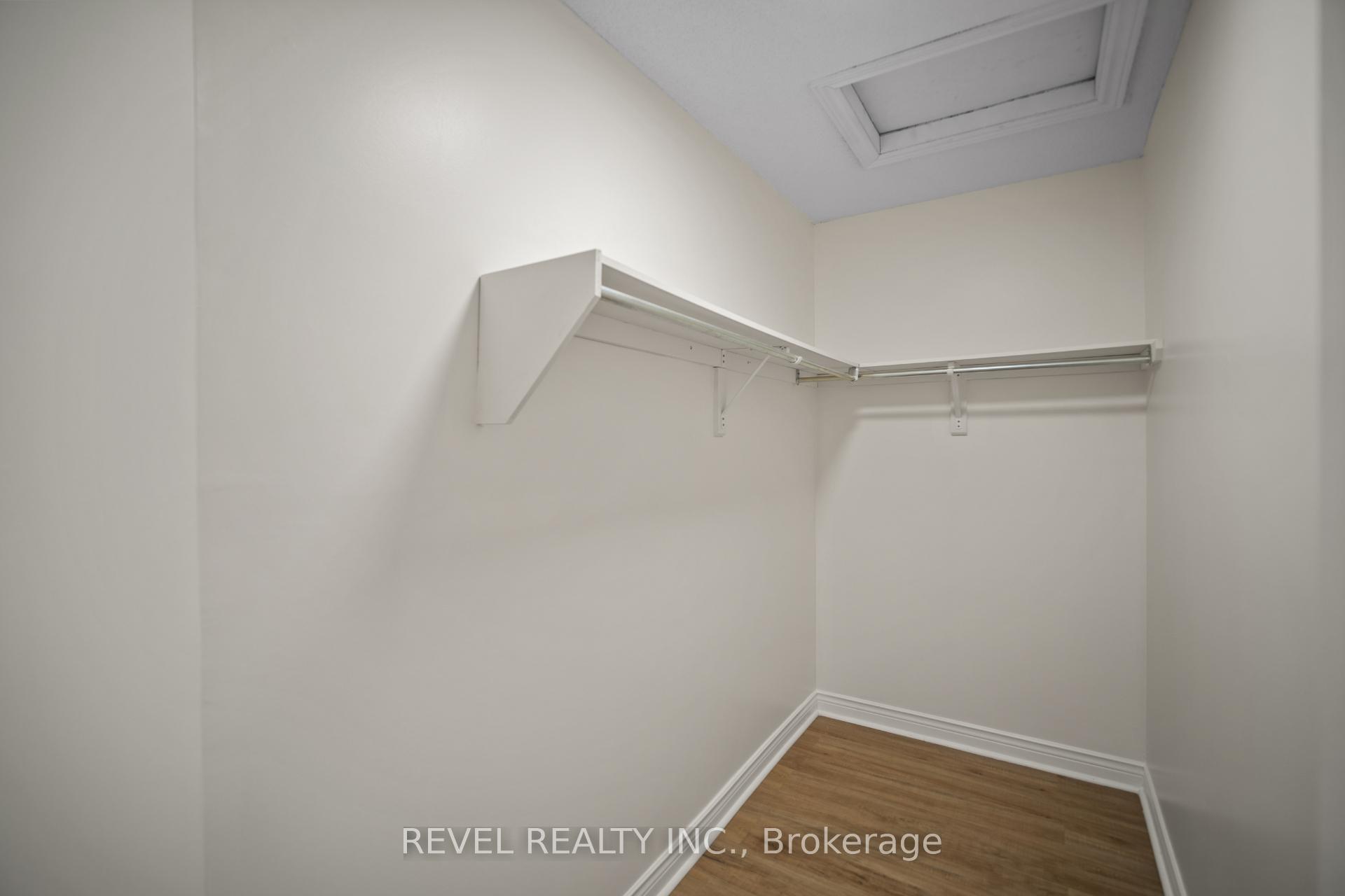 Photo 33 of Unit 10, 320 Hamilton Drive, Hamilton, Ancaster — HOMEH