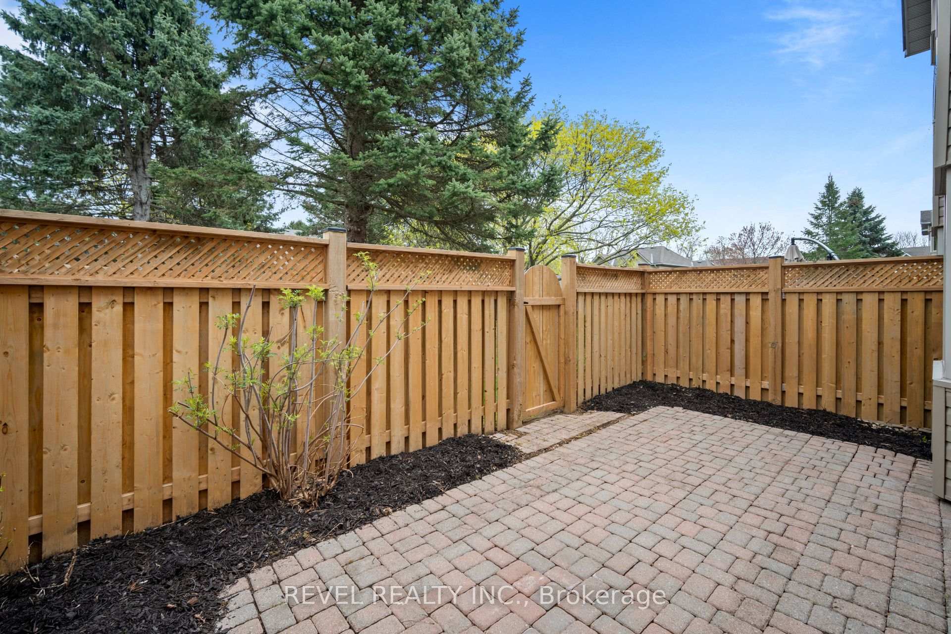 Photo 39 of Unit 10, 320 Hamilton Drive, Hamilton, Ancaster — HOMEH