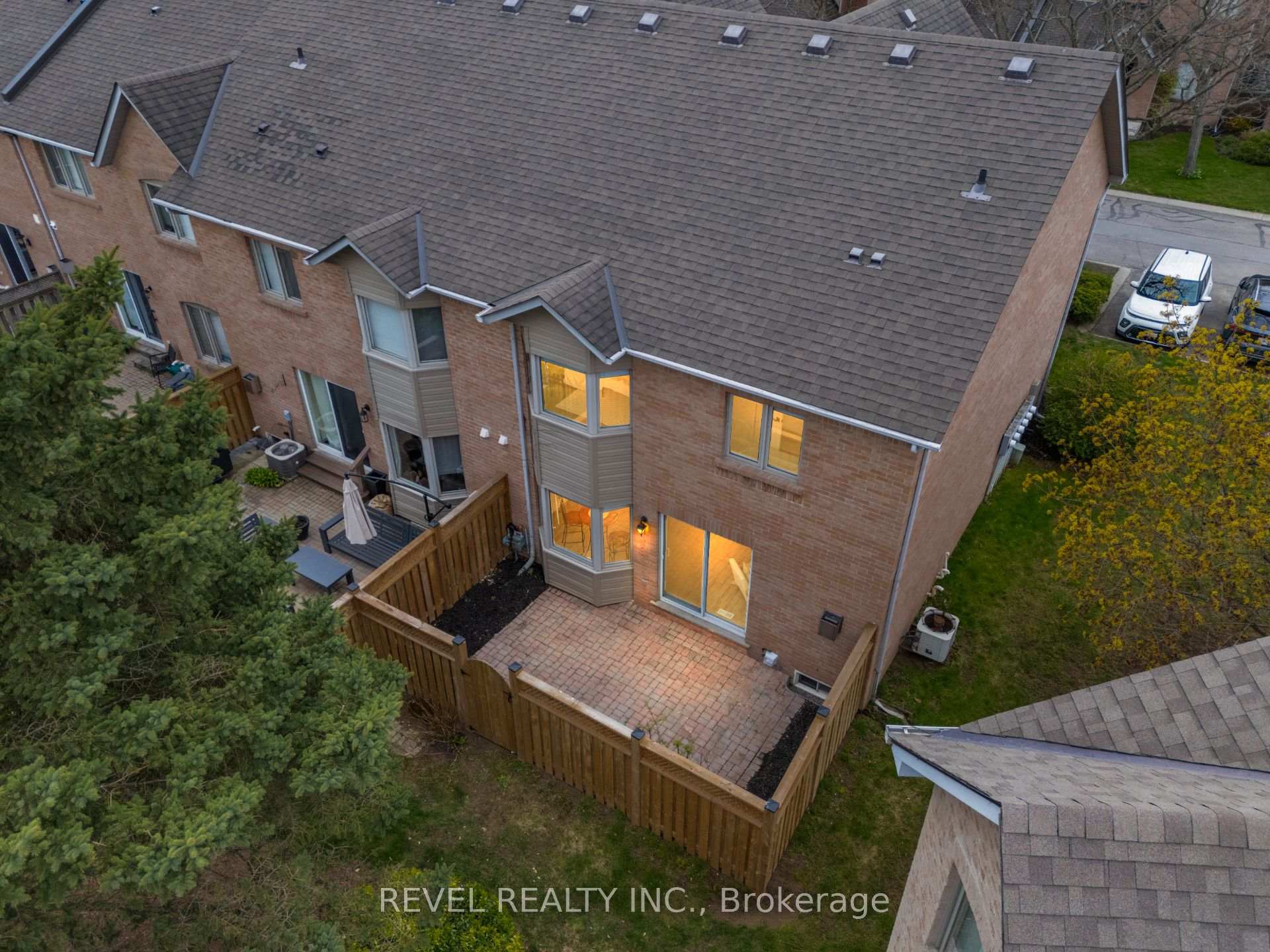 Photo 41 of Unit 10, 320 Hamilton Drive, Hamilton, Ancaster — HOMEH