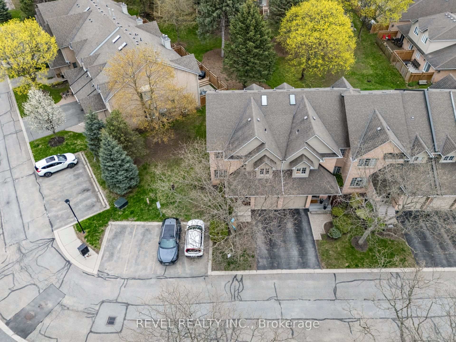 Photo 45 of Unit 10, 320 Hamilton Drive, Hamilton, Ancaster — HOMEH