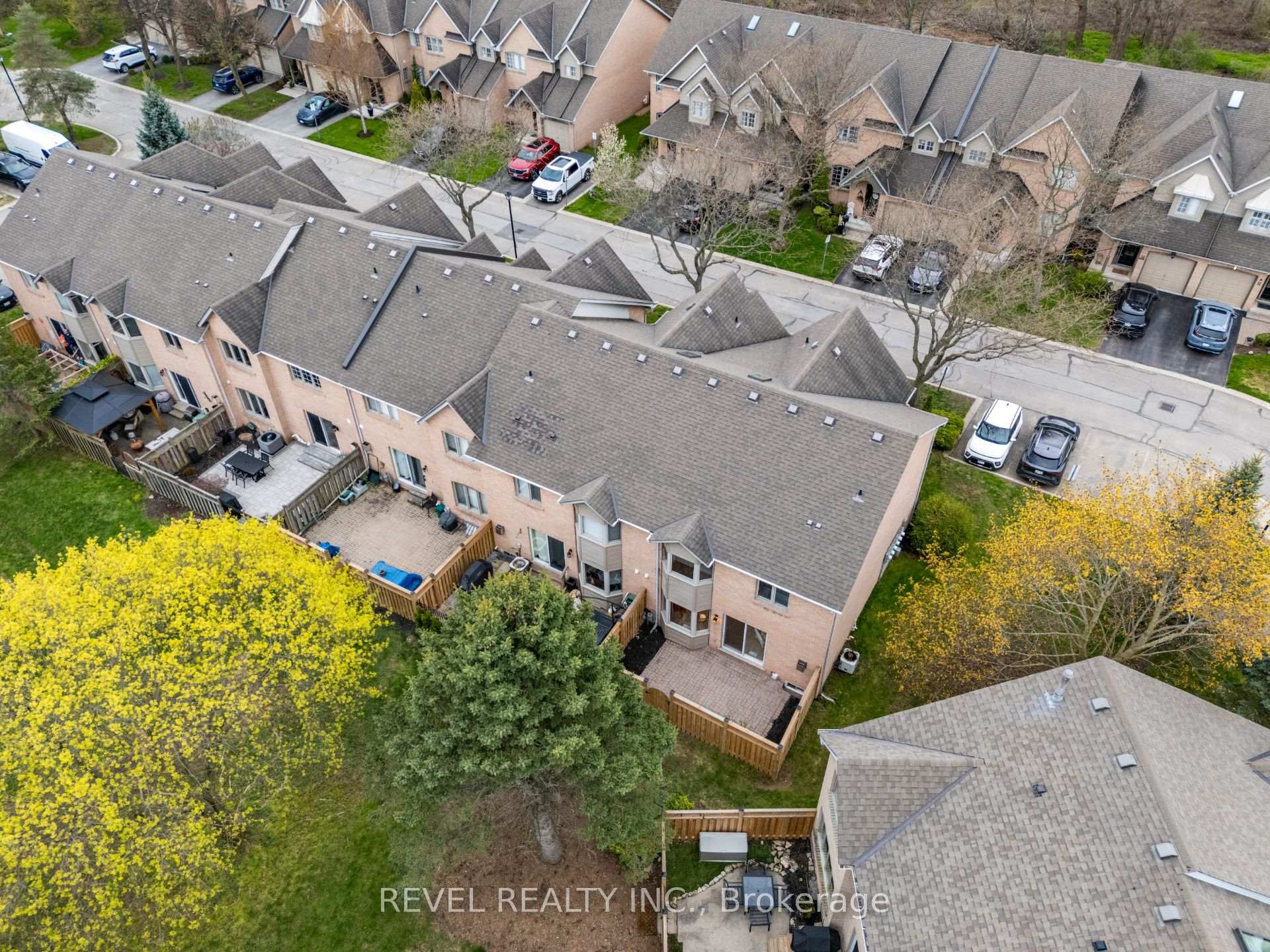 Photo 46 of Unit 10, 320 Hamilton Drive, Hamilton, Ancaster — HOMEH
