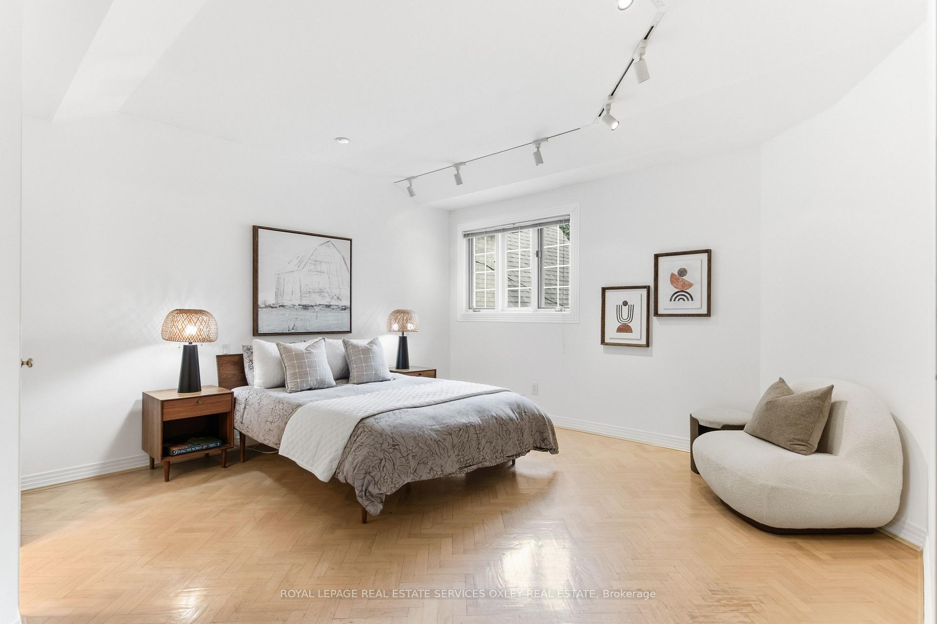 Photo 25 of 21 Astley Avenue, Toronto, Rosedale-Moore Park — HOMEH
