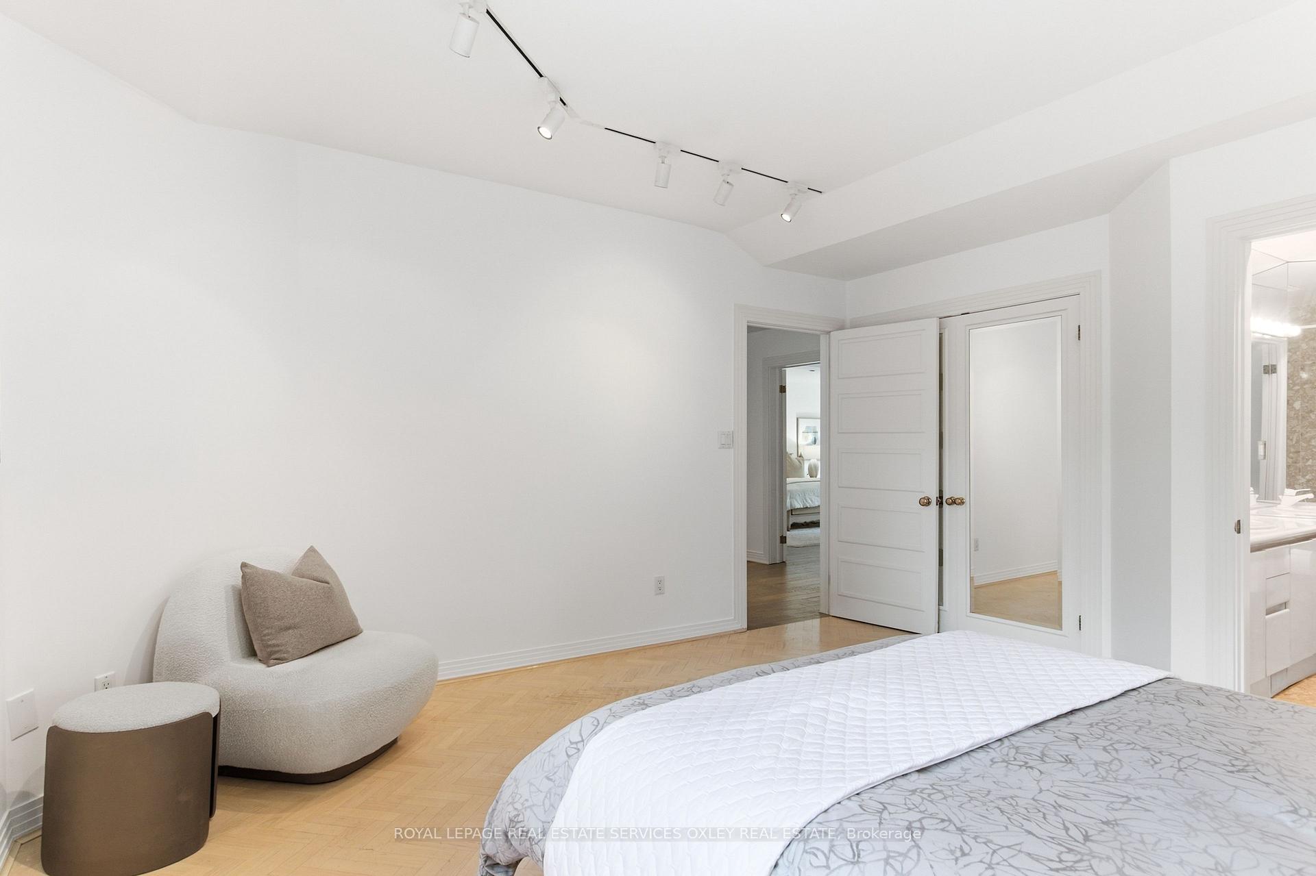 Photo 26 of 21 Astley Avenue, Toronto, Rosedale-Moore Park — HOMEH