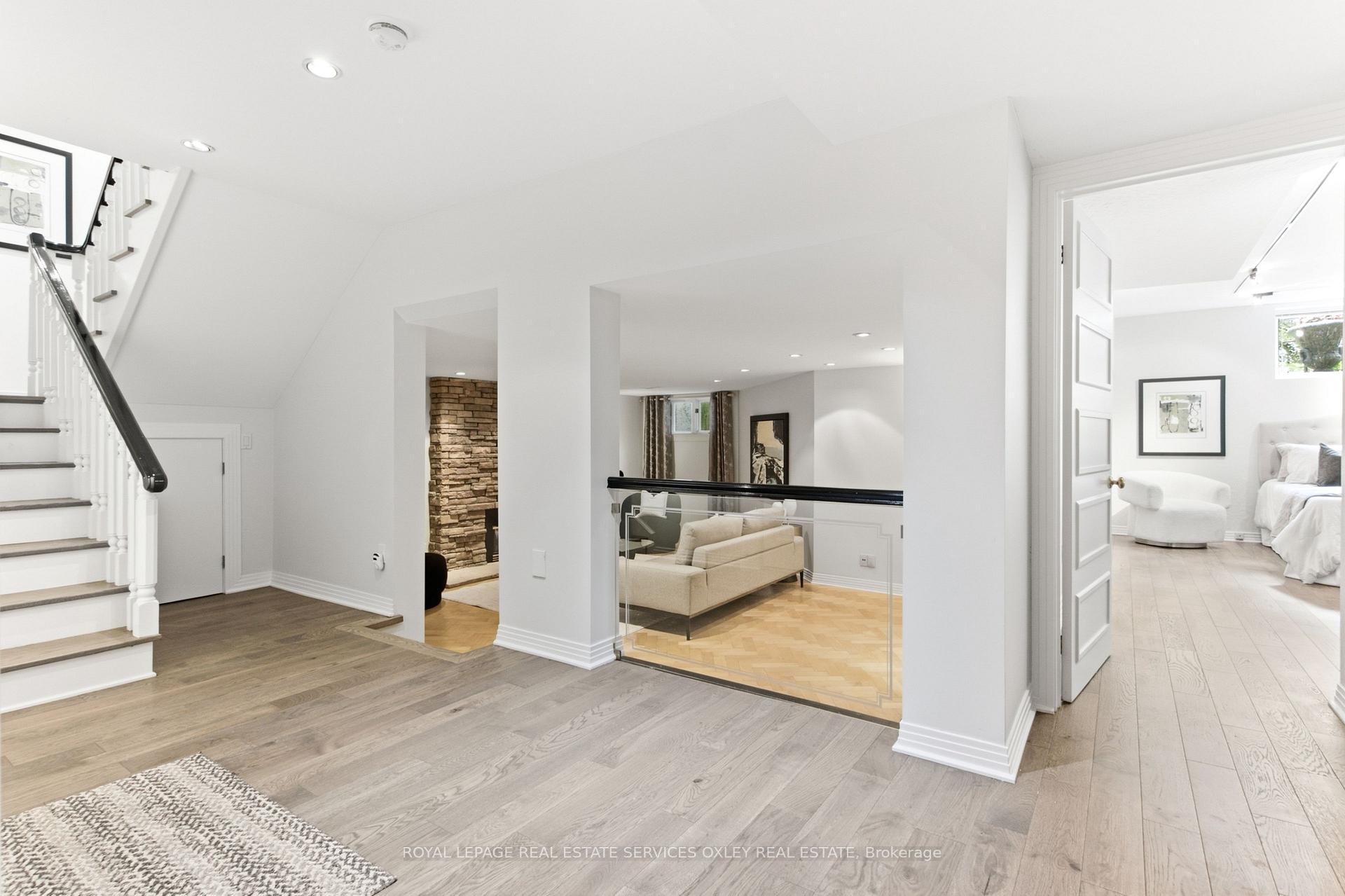 Photo 32 of 21 Astley Avenue, Toronto, Rosedale-Moore Park — HOMEH