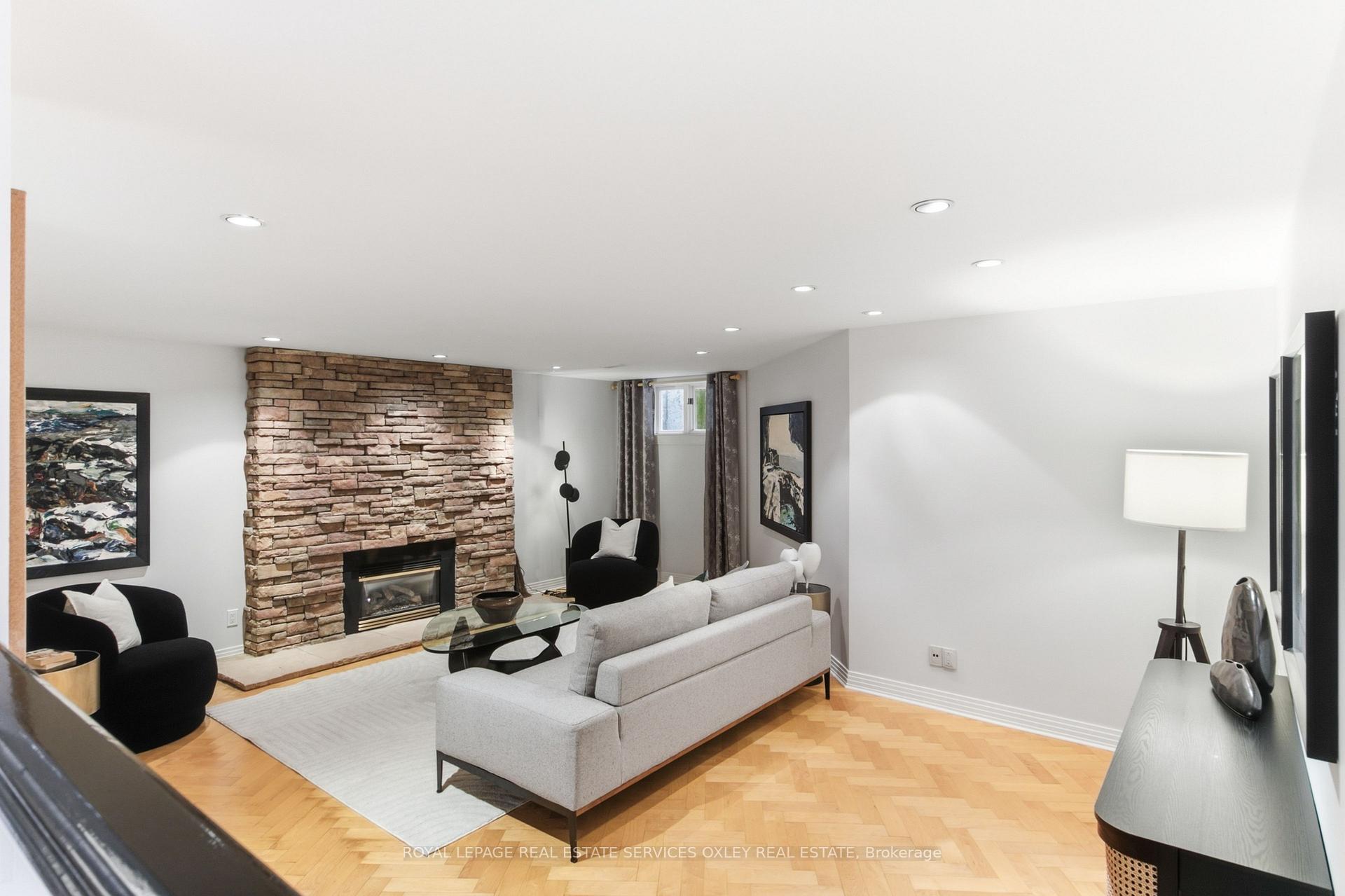 Photo 33 of 21 Astley Avenue, Toronto, Rosedale-Moore Park — HOMEH