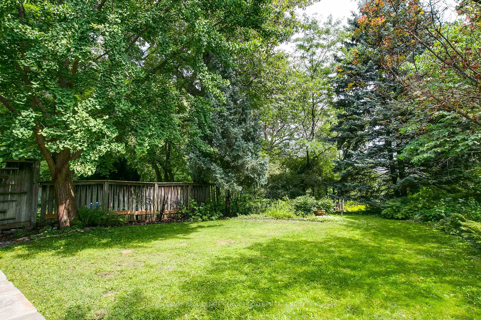 Photo 39 of 21 Astley Avenue, Toronto, Rosedale-Moore Park — HOMEH