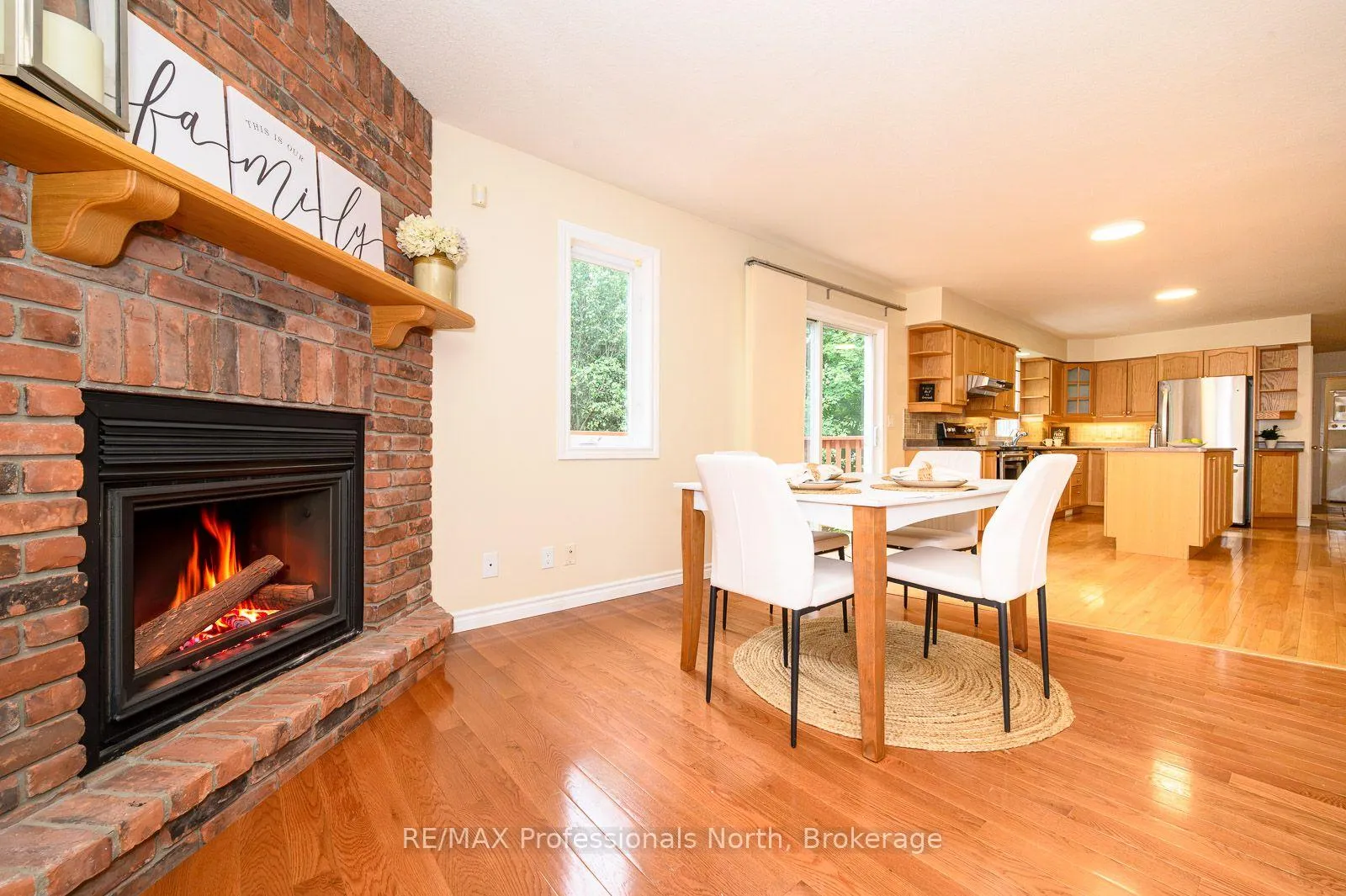 Photo 8 of 18 Heritage Crescent, Huntsville — HOMEH