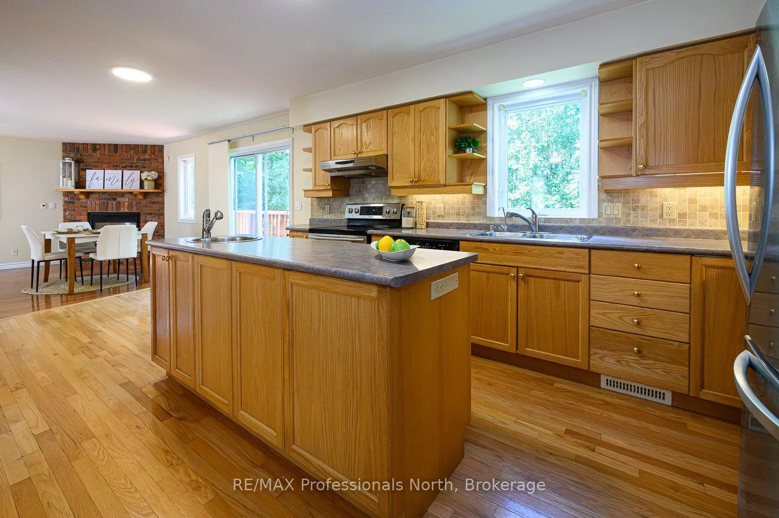 Photo 11 of 18 Heritage Crescent, Huntsville — HOMEH