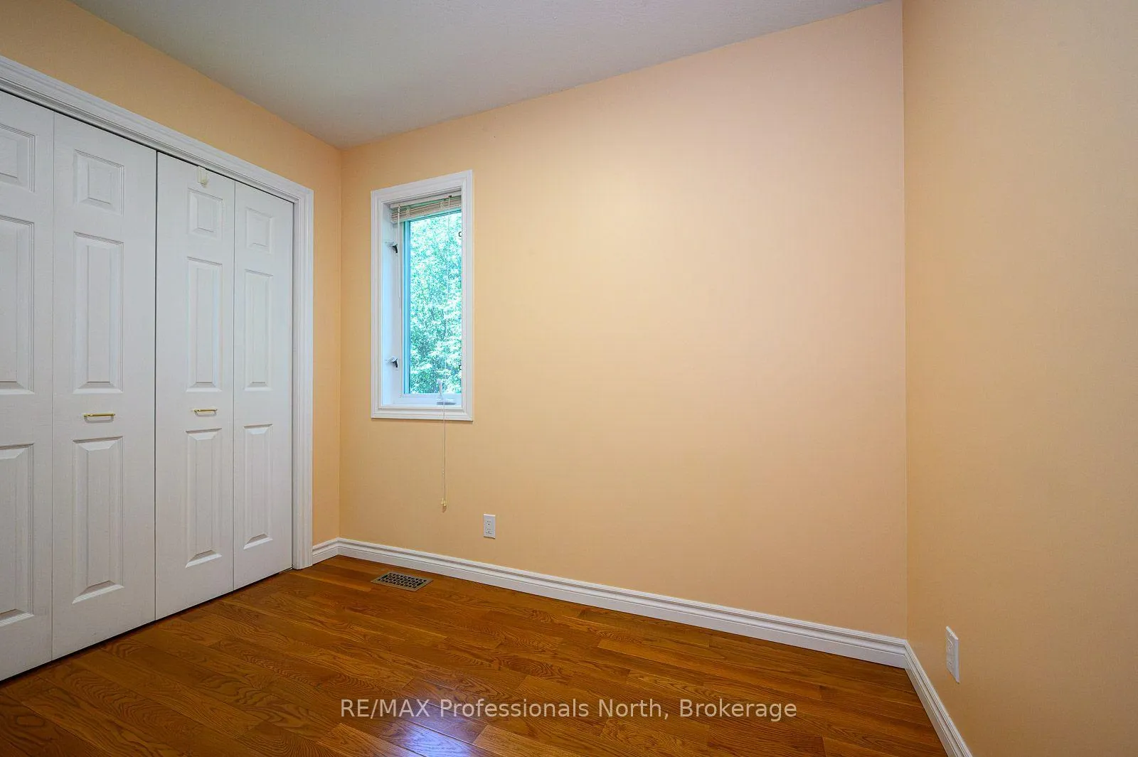 Photo 14 of 18 Heritage Crescent, Huntsville — HOMEH