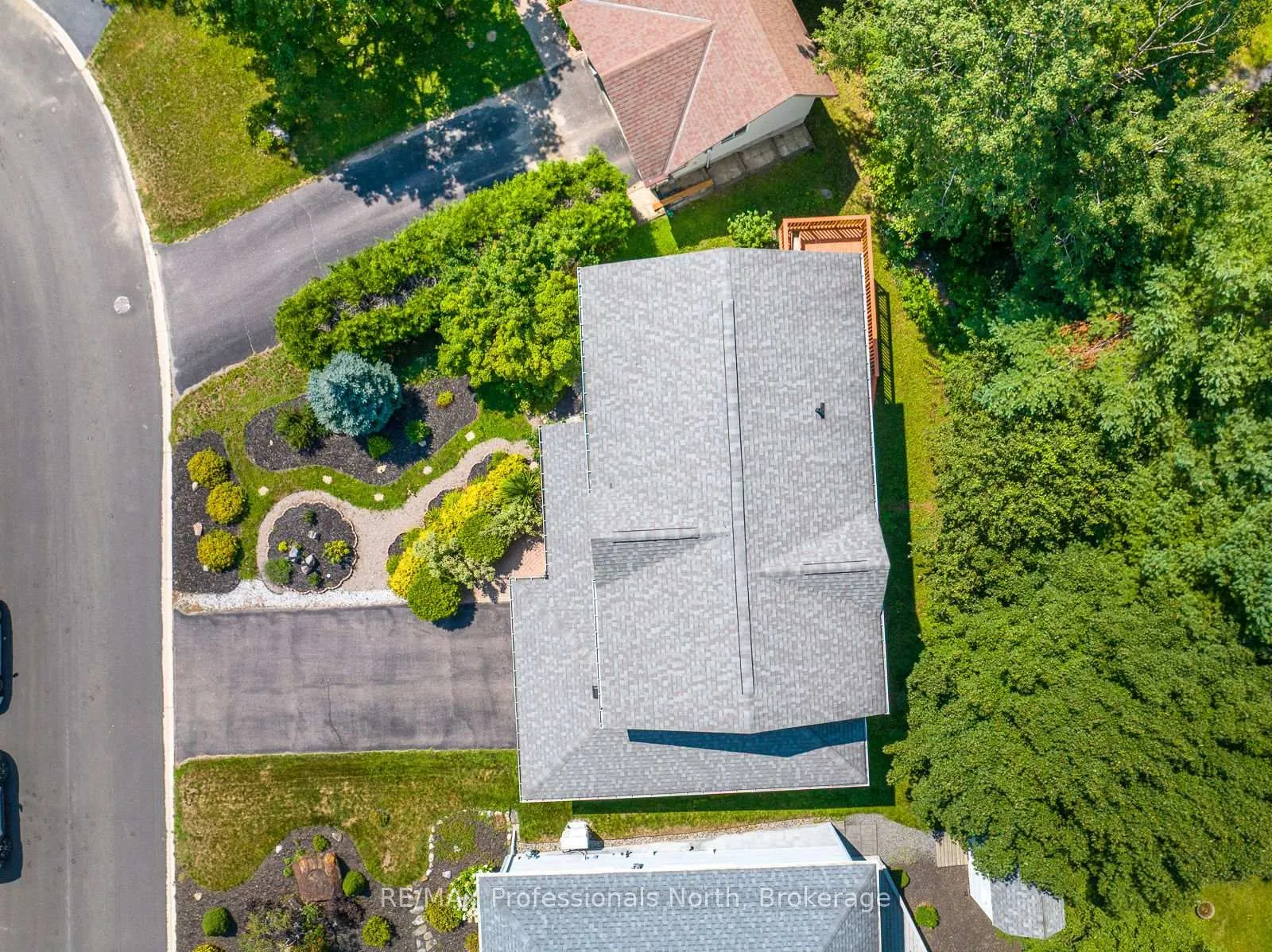 Photo 35 of 18 Heritage Crescent, Huntsville — HOMEH