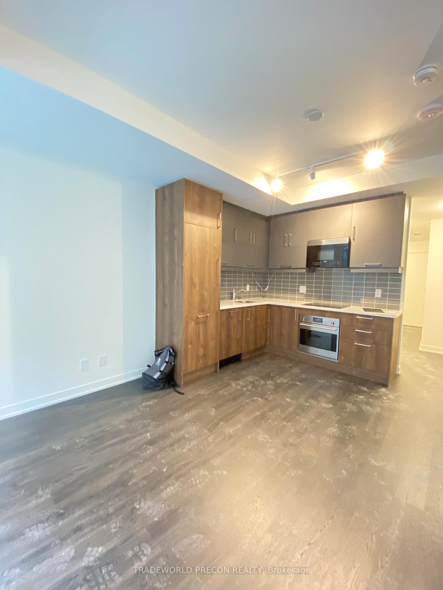 Photo 3 of Unit 601, 292 Verdale Crossing, Markham, Unionville — HOMEH