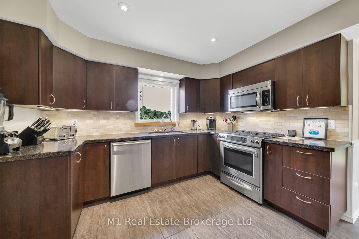 Photo 14 of 259 Nippissing Road, Seguin — HOMEH