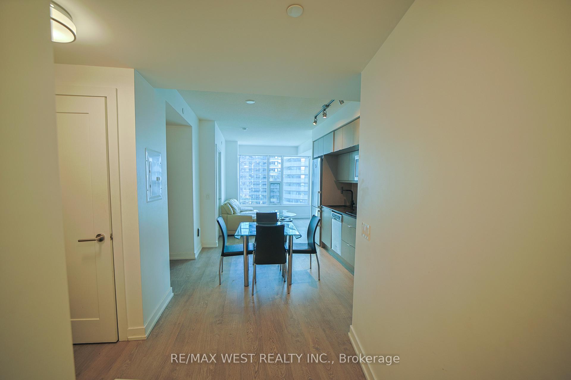 Photo 3 of Unit 1101, 10 York Street, Toronto, Waterfront Communities — HOMEH
