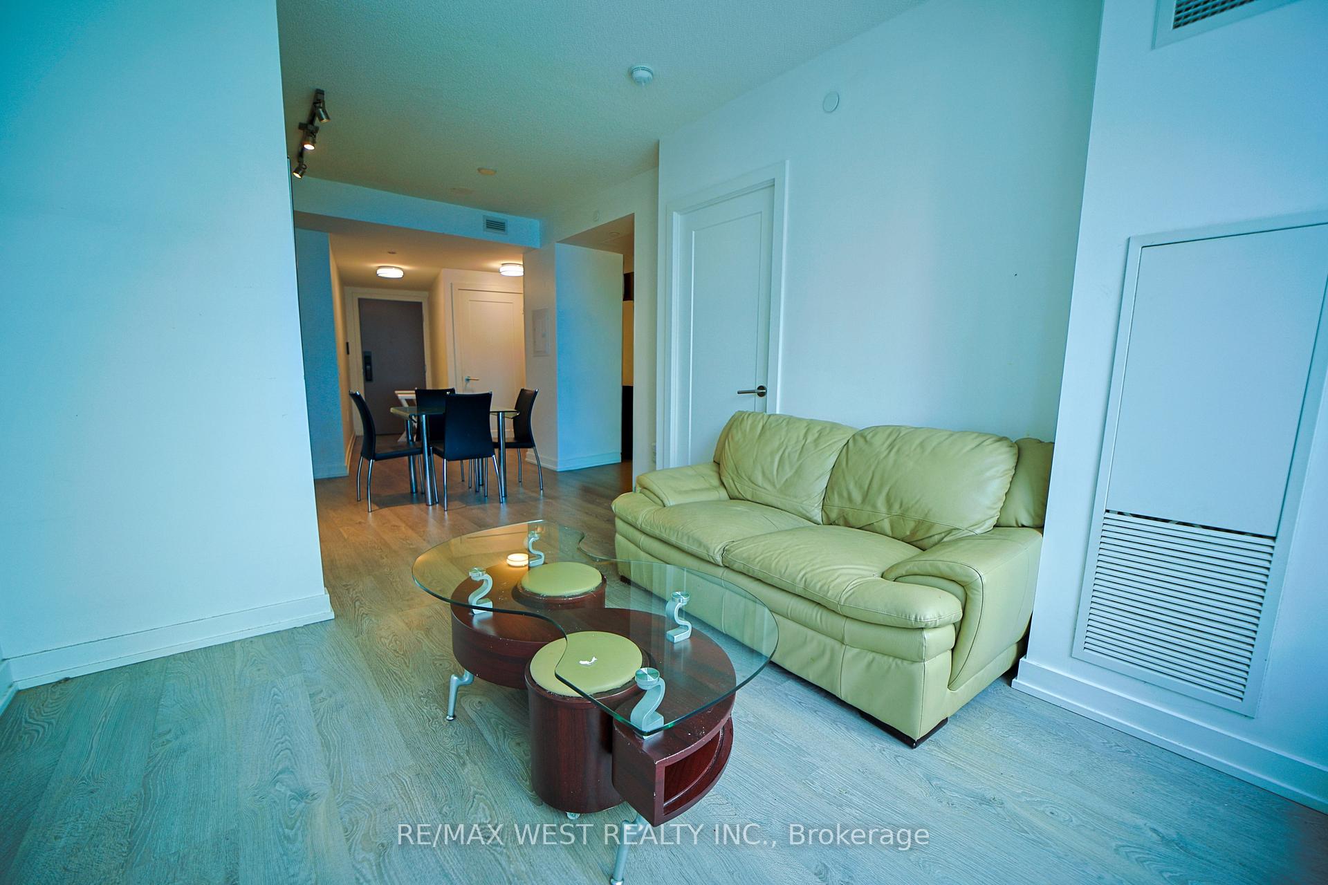 Photo 6 of Unit 1101, 10 York Street, Toronto, Waterfront Communities — HOMEH