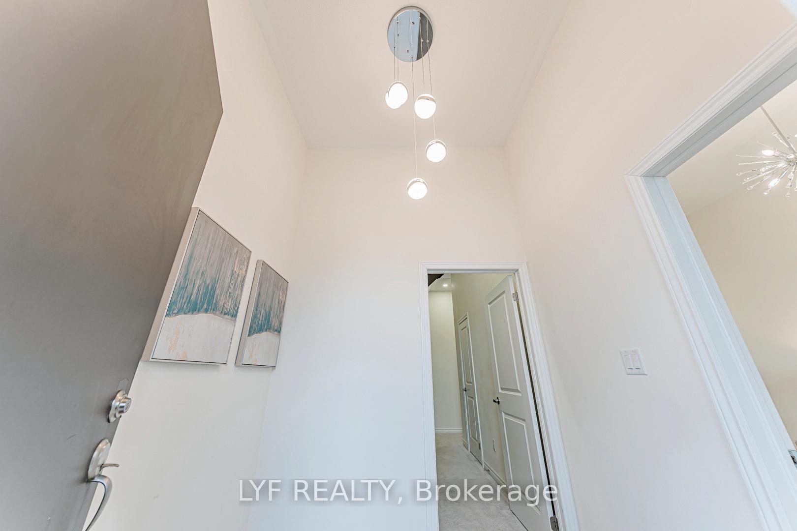 Photo 6 of 20 Lord Melborne Street, Markham, Victoria Square — HOMEH