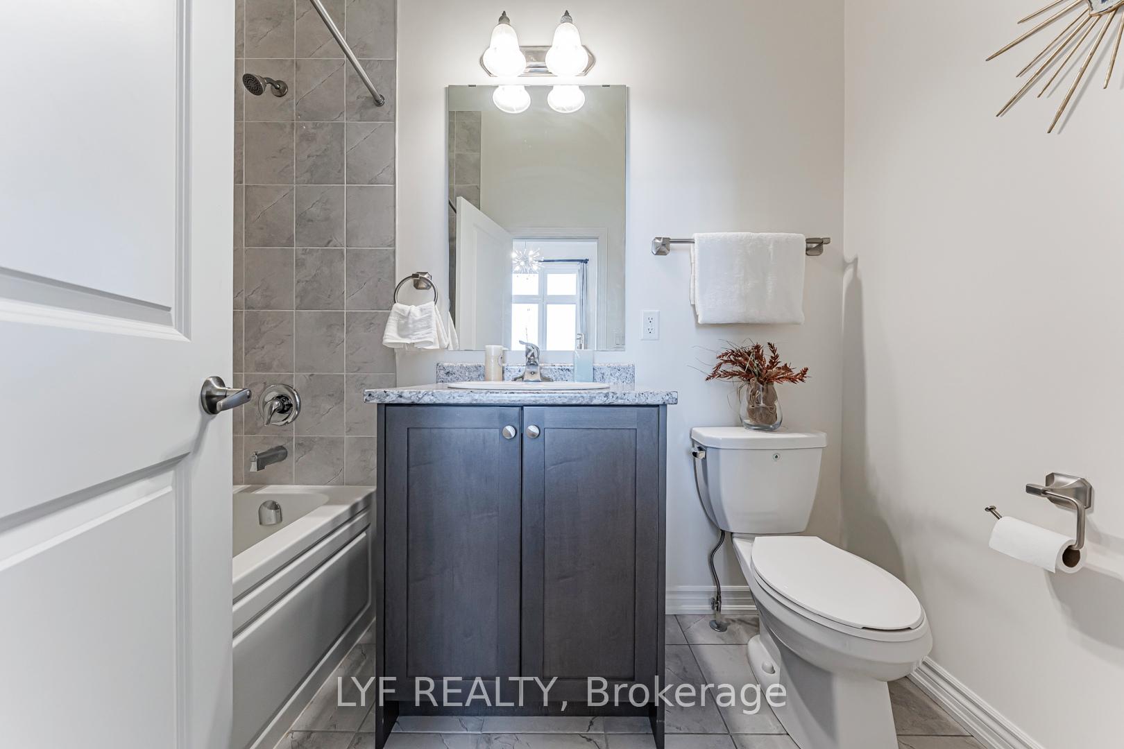 Photo 10 of 20 Lord Melborne Street, Markham, Victoria Square — HOMEH