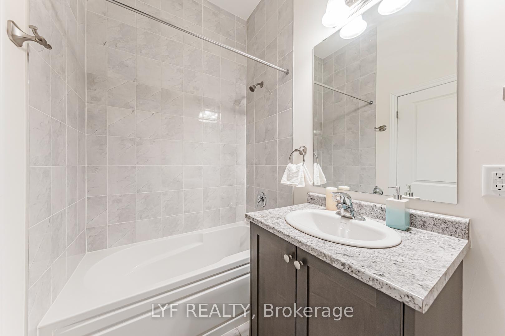 Photo 11 of 20 Lord Melborne Street, Markham, Victoria Square — HOMEH