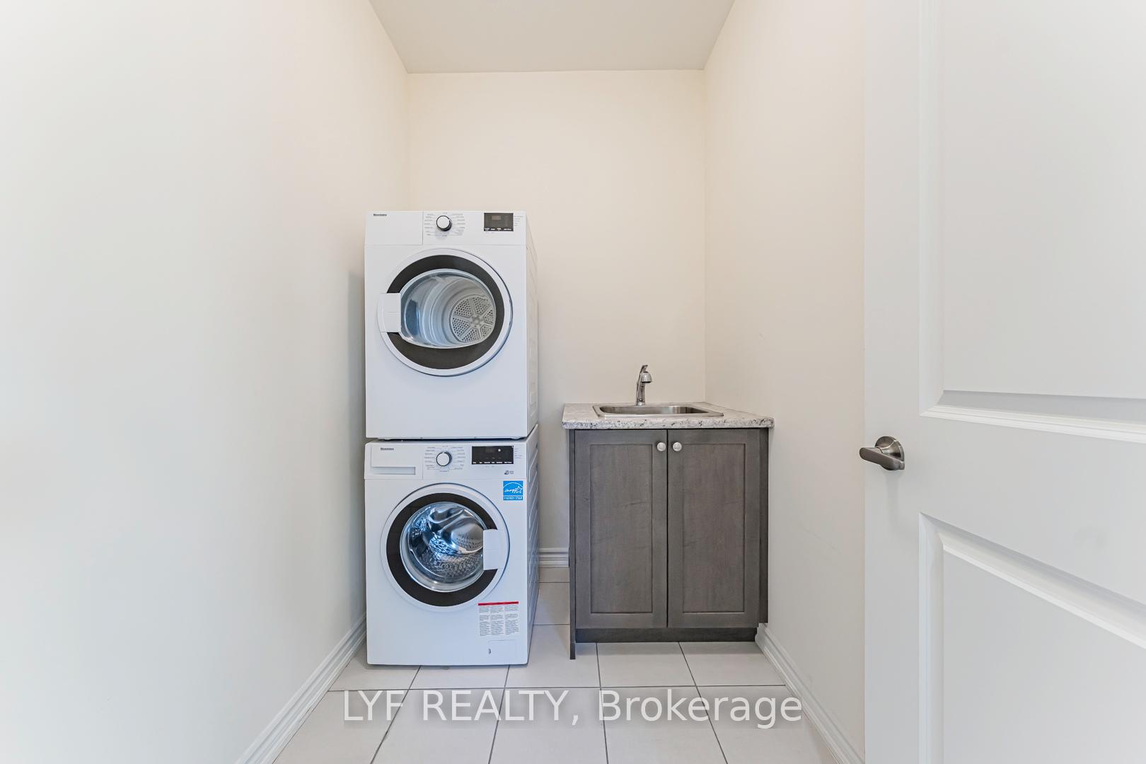 Photo 45 of 20 Lord Melborne Street, Markham, Victoria Square — HOMEH
