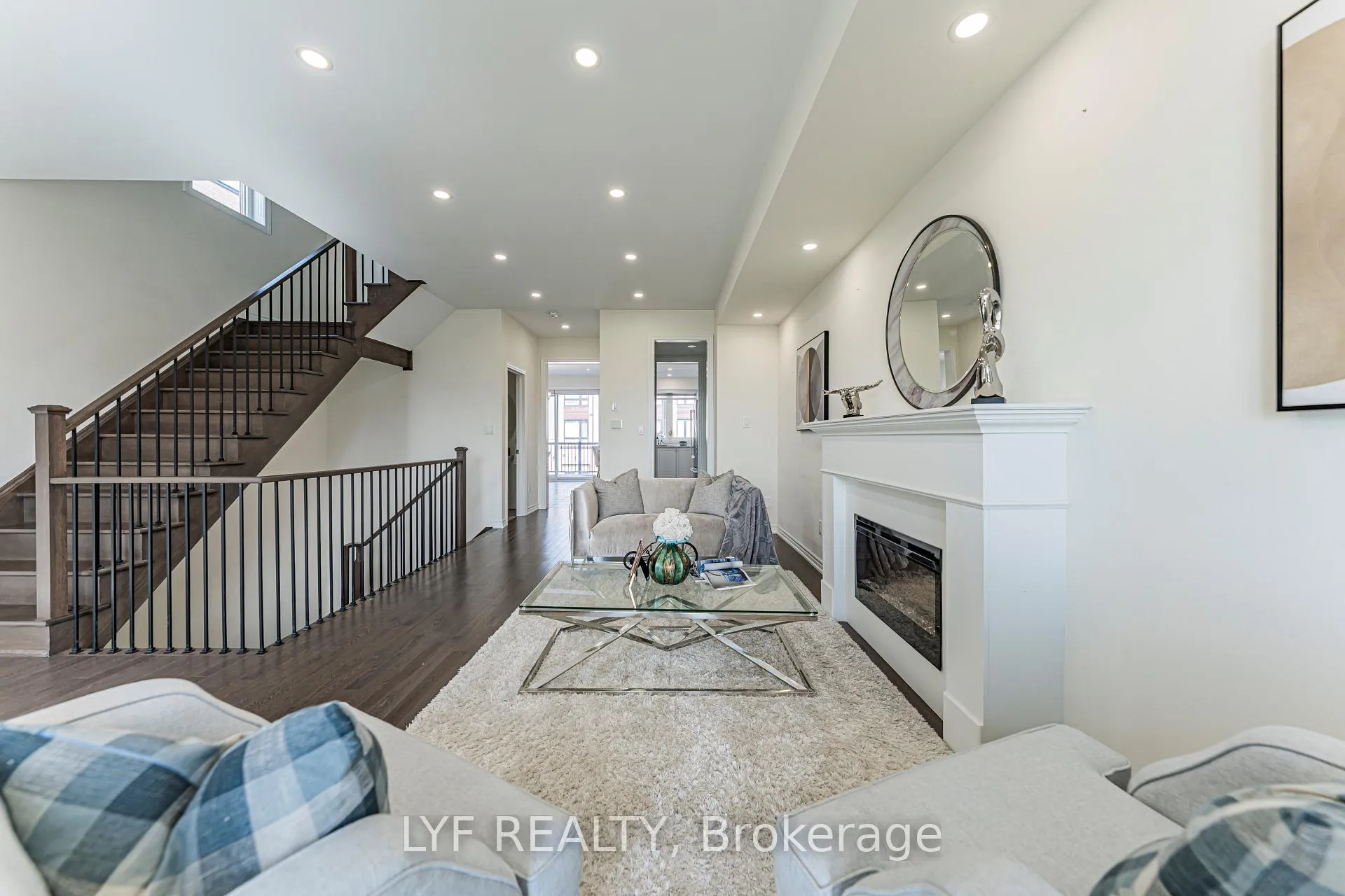 Photo 16 of 20 Lord Melborne Street, Markham, Victoria Square — HOMEH
