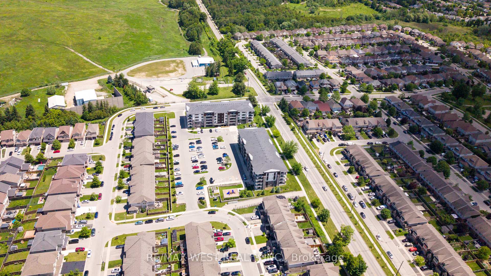 Photo 3 of Unit 207, 108 Summit Ridge Drive, Guelph, Grange Road — HOMEH