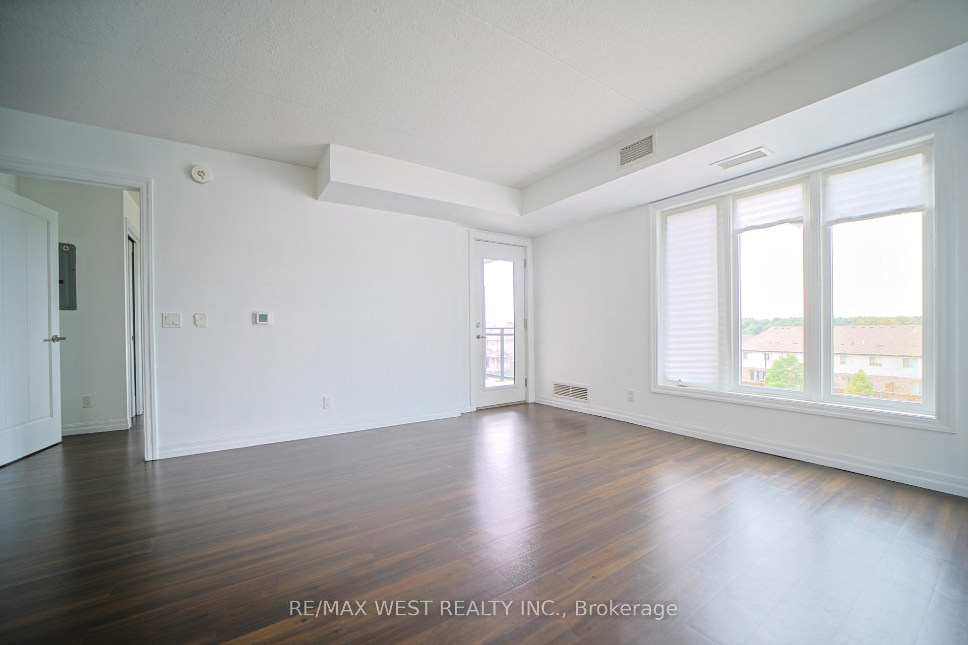 Photo 6 of Unit 207, 108 Summit Ridge Drive, Guelph, Grange Road — HOMEH