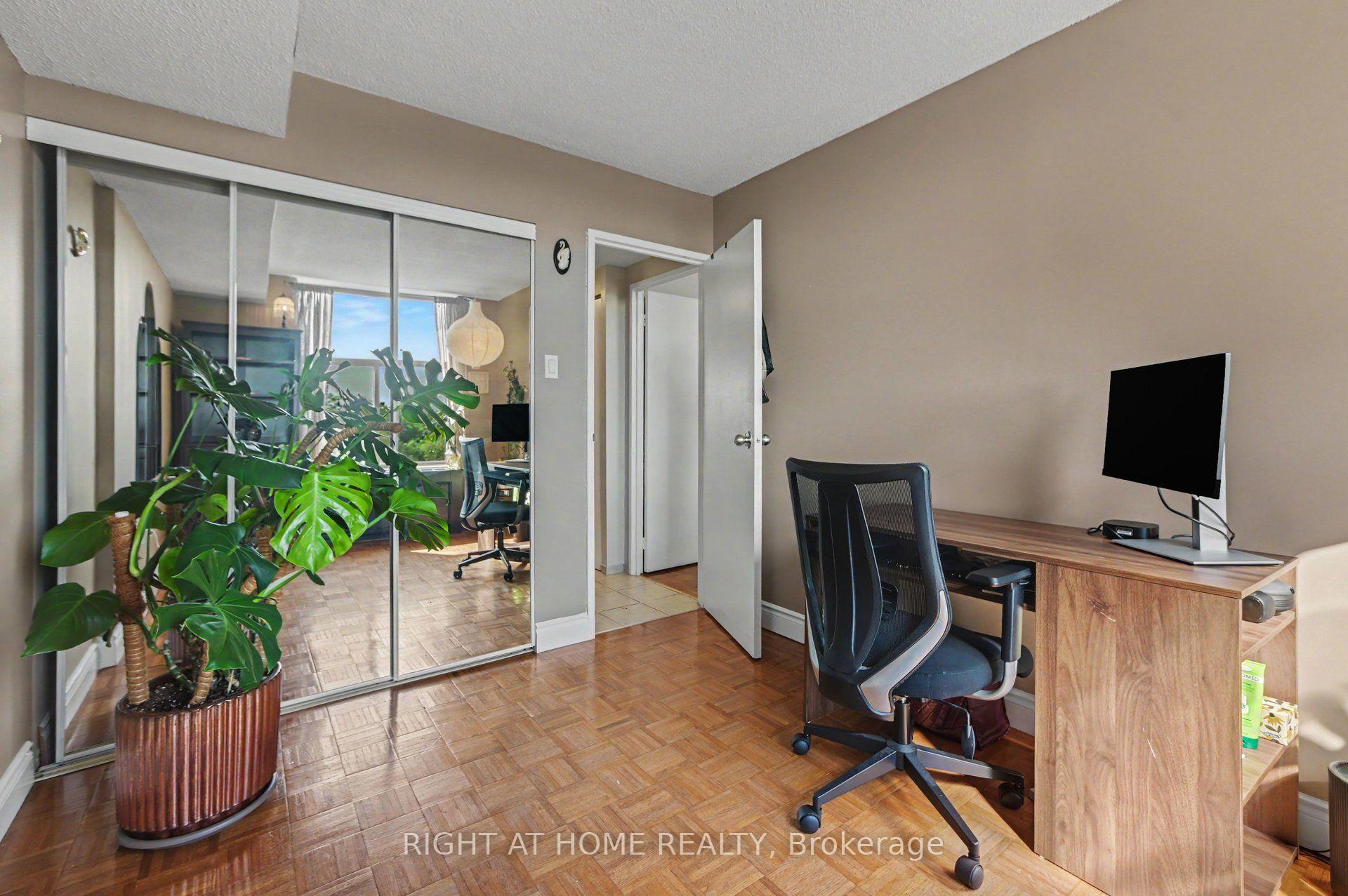 Photo 19 of Unit 701, 2759 Carousel Crescent, Ottawa, Emerald Woods/Sawmill Creek — HOMEH