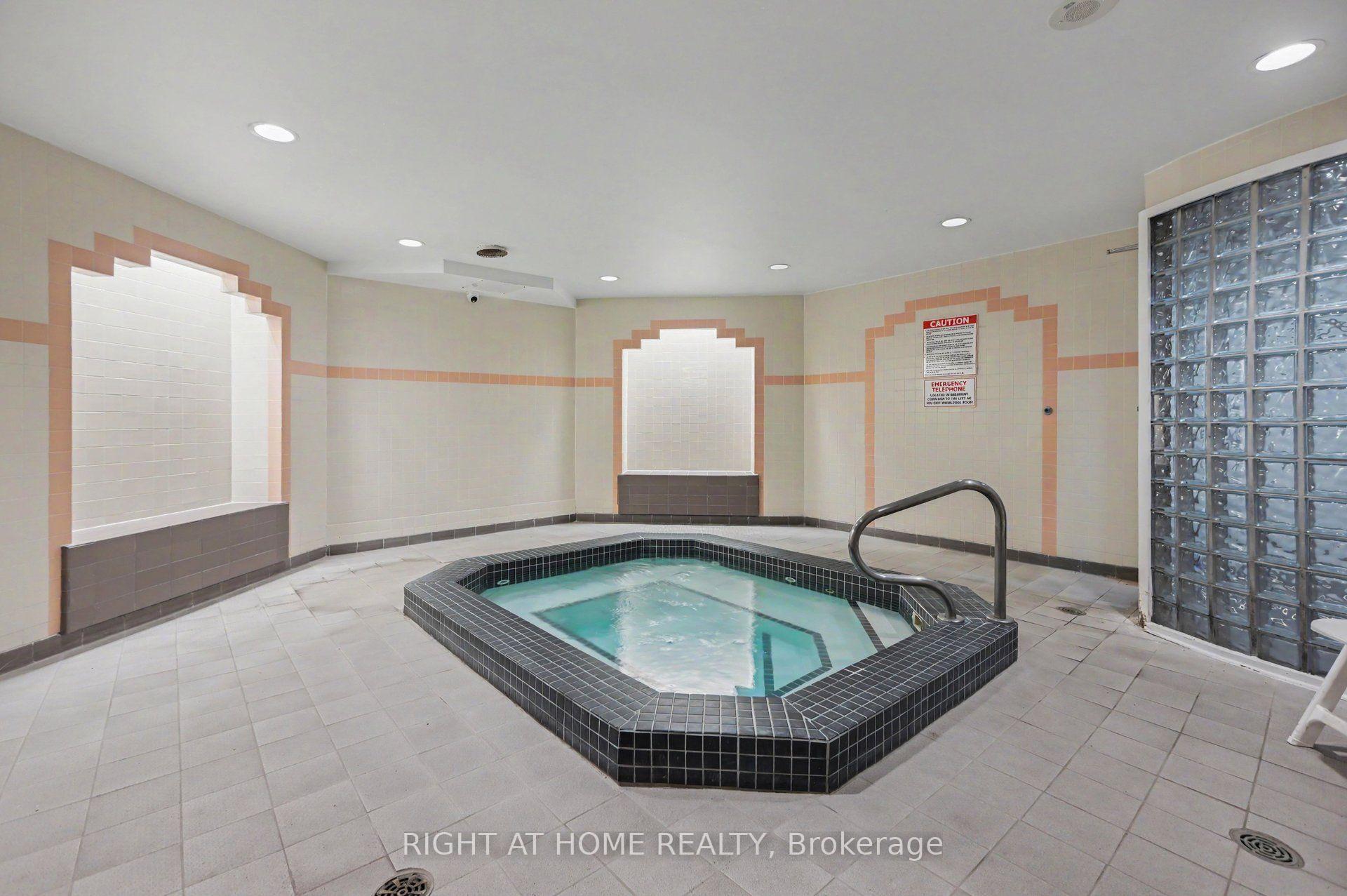 Photo 32 of Unit 701, 2759 Carousel Crescent, Ottawa, Emerald Woods/Sawmill Creek — HOMEH