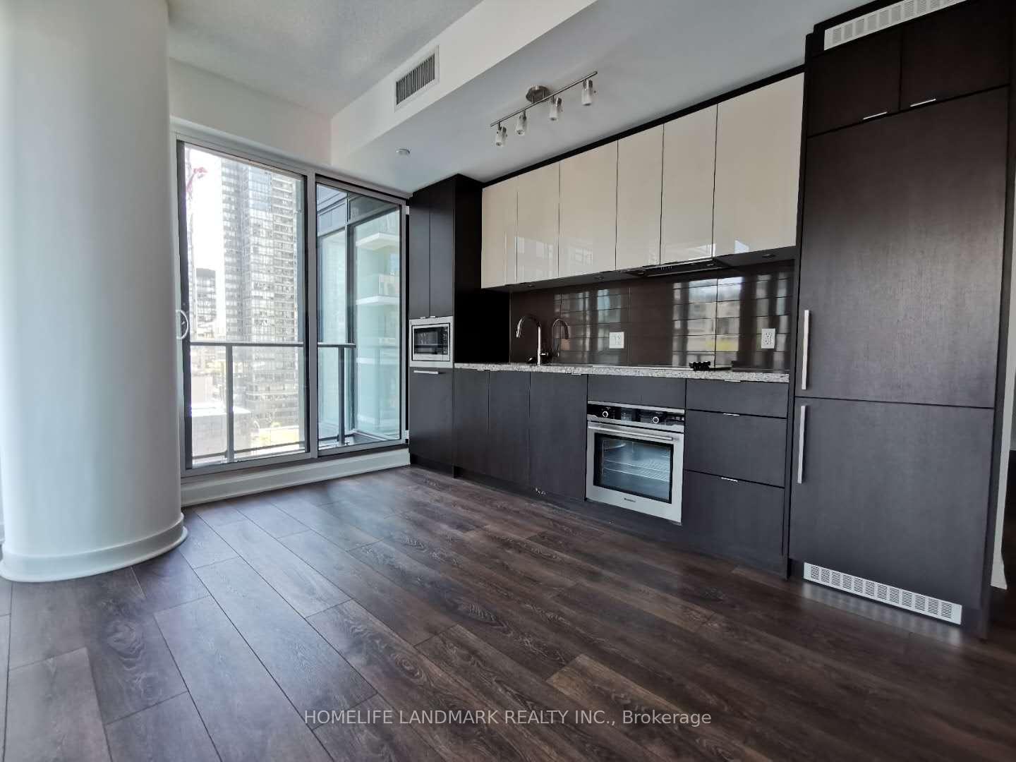 Photo 3 of Unit 1102, 125 Blue Jays Way, Toronto, Waterfront Communities — HOMEH