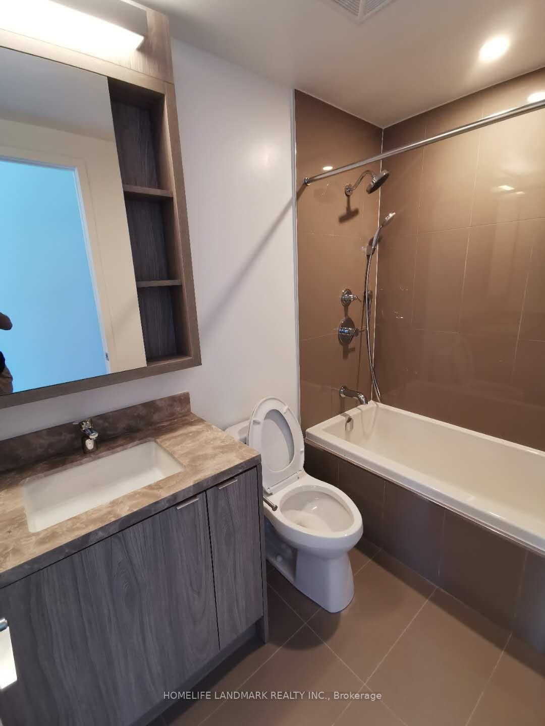 Photo 6 of Unit 1102, 125 Blue Jays Way, Toronto, Waterfront Communities — HOMEH
