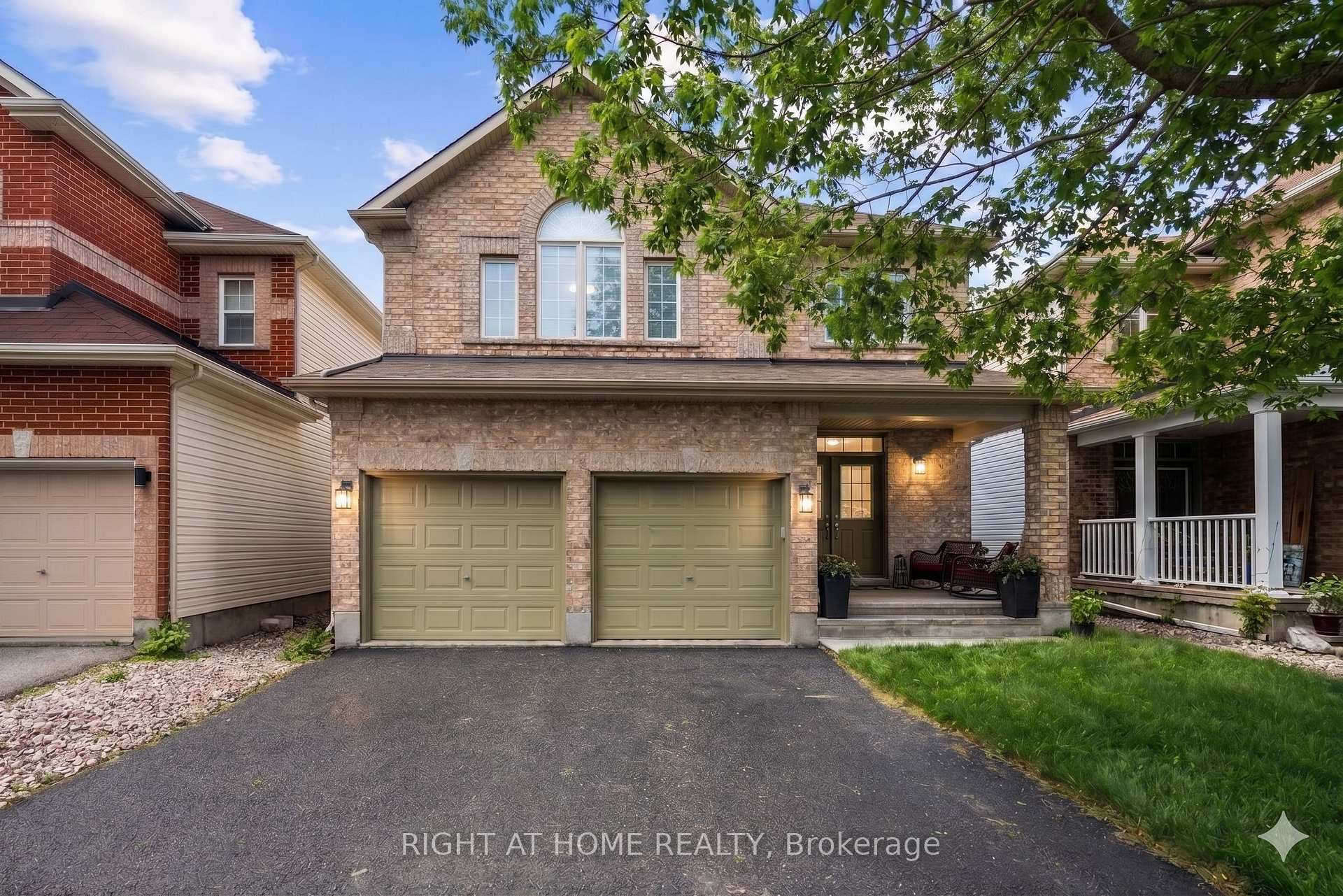 Photo 2 of 517 Stonechurch Way, Ottawa, Barrhaven - Cedargrove/Fraserdale — HOMEH