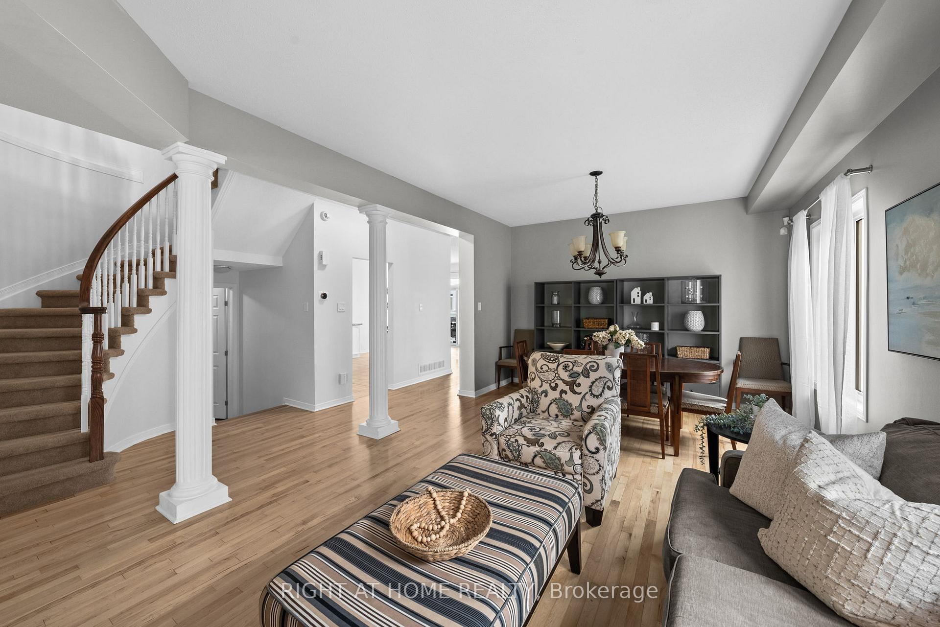 Photo 7 of 517 Stonechurch Way, Ottawa, Barrhaven - Cedargrove/Fraserdale — HOMEH