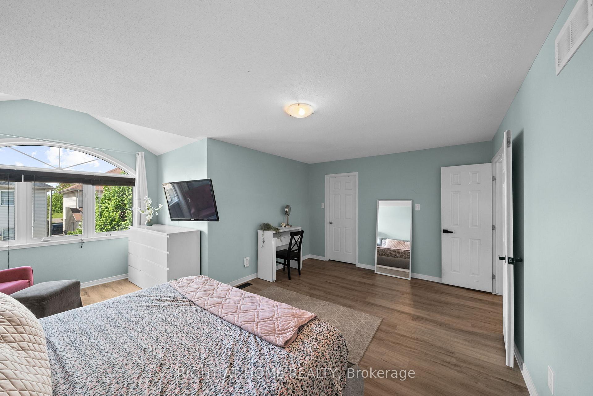 Photo 25 of 517 Stonechurch Way, Ottawa, Barrhaven - Cedargrove/Fraserdale — HOMEH