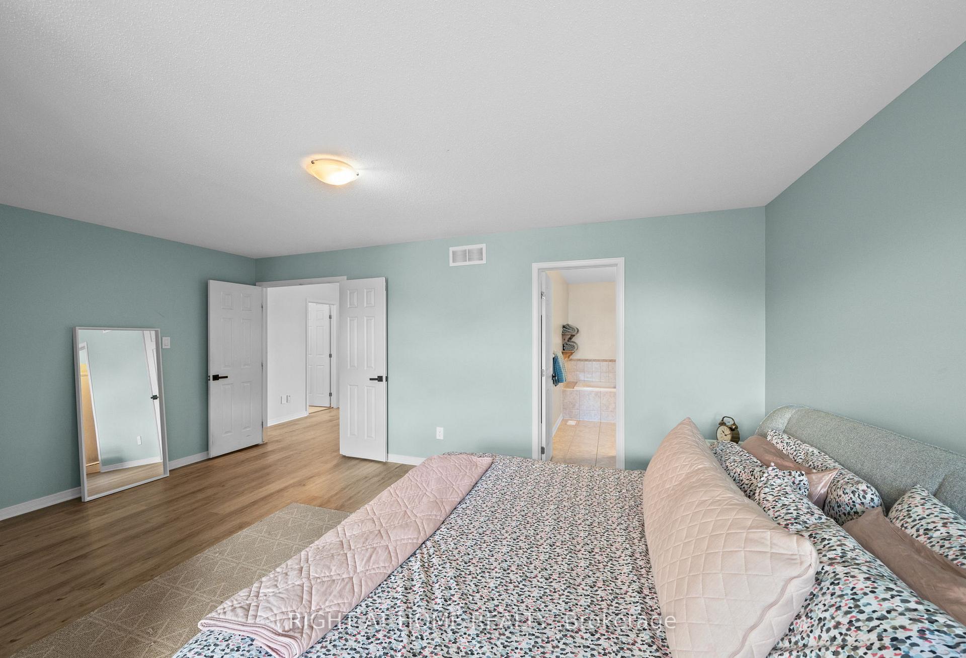 Photo 26 of 517 Stonechurch Way, Ottawa, Barrhaven - Cedargrove/Fraserdale — HOMEH