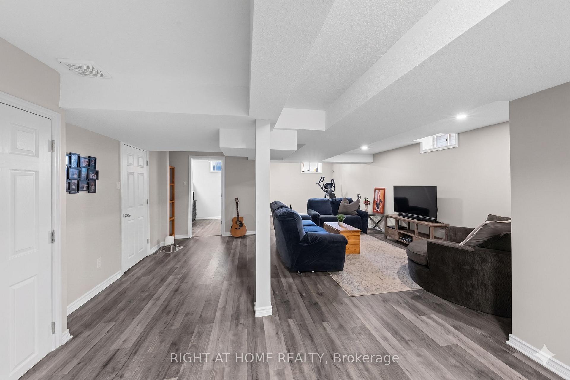 Photo 35 of 517 Stonechurch Way, Ottawa, Barrhaven - Cedargrove/Fraserdale — HOMEH