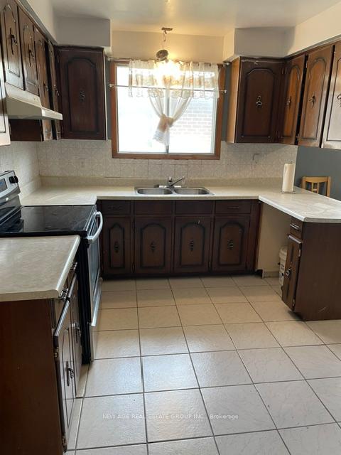 Photo 3 of 112 Anthia Drive W, North York, Humber Summit — HOMEH