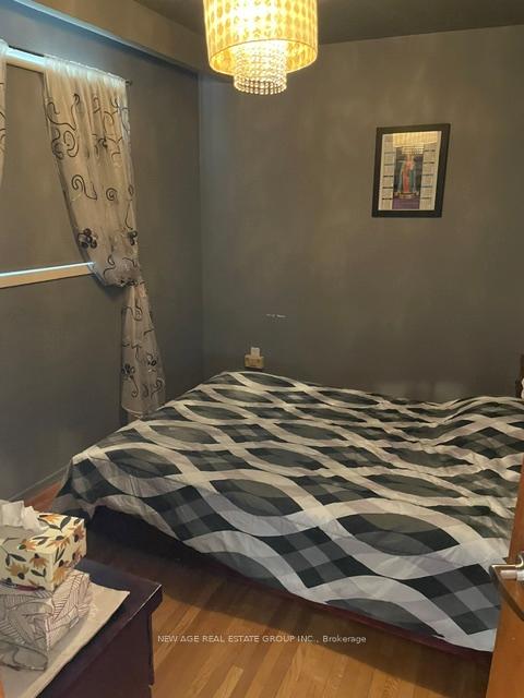 Photo 11 of 112 Anthia Drive W, North York, Humber Summit — HOMEH