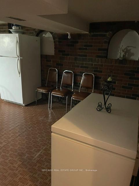 Photo 16 of 112 Anthia Drive W, North York, Humber Summit — HOMEH