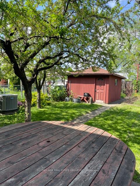 Photo 19 of 112 Anthia Drive W, North York, Humber Summit — HOMEH