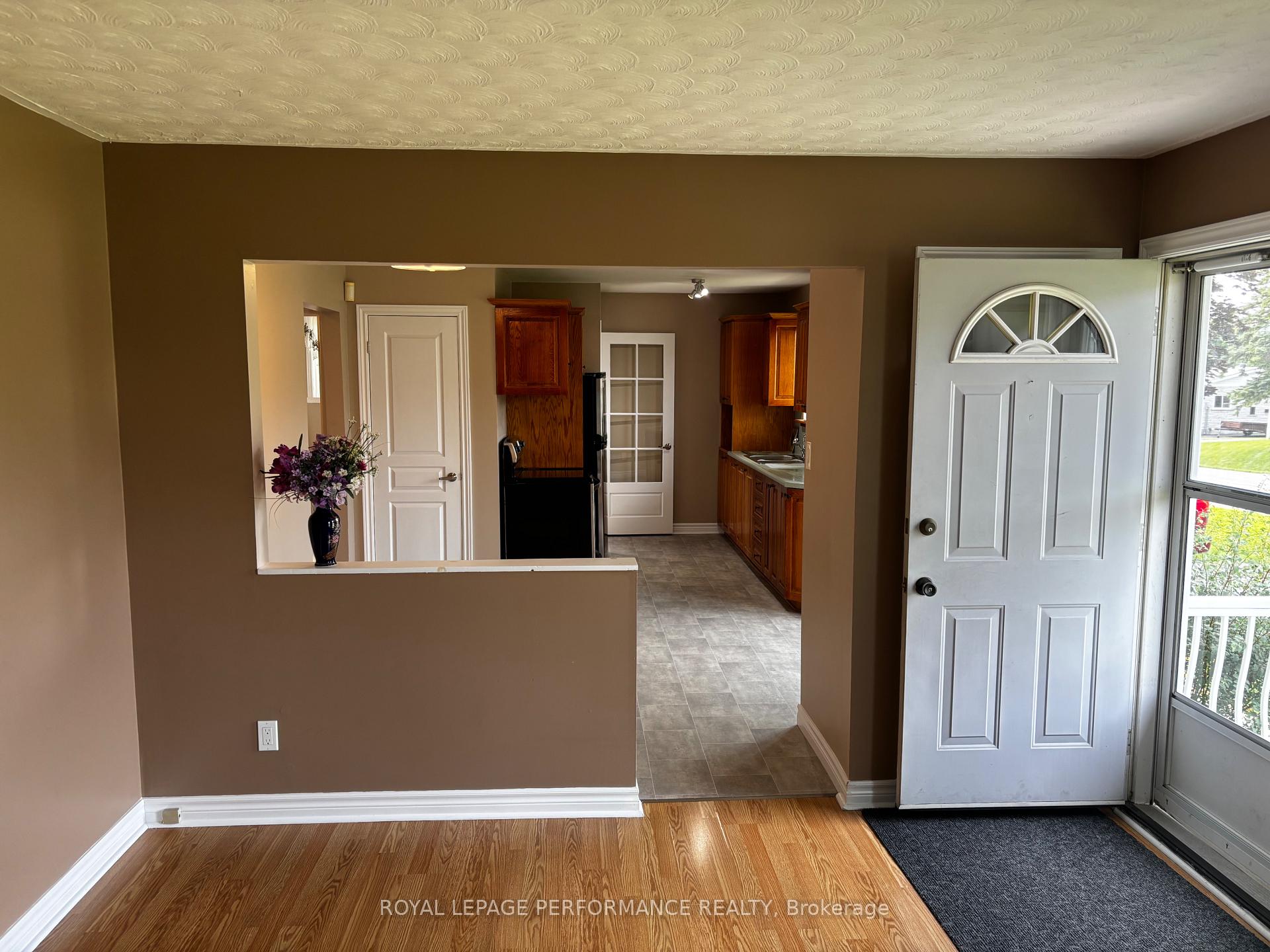 Photo 3 of 3013 Johnston Avenue, Cornwall, Cornwall — HOMEH